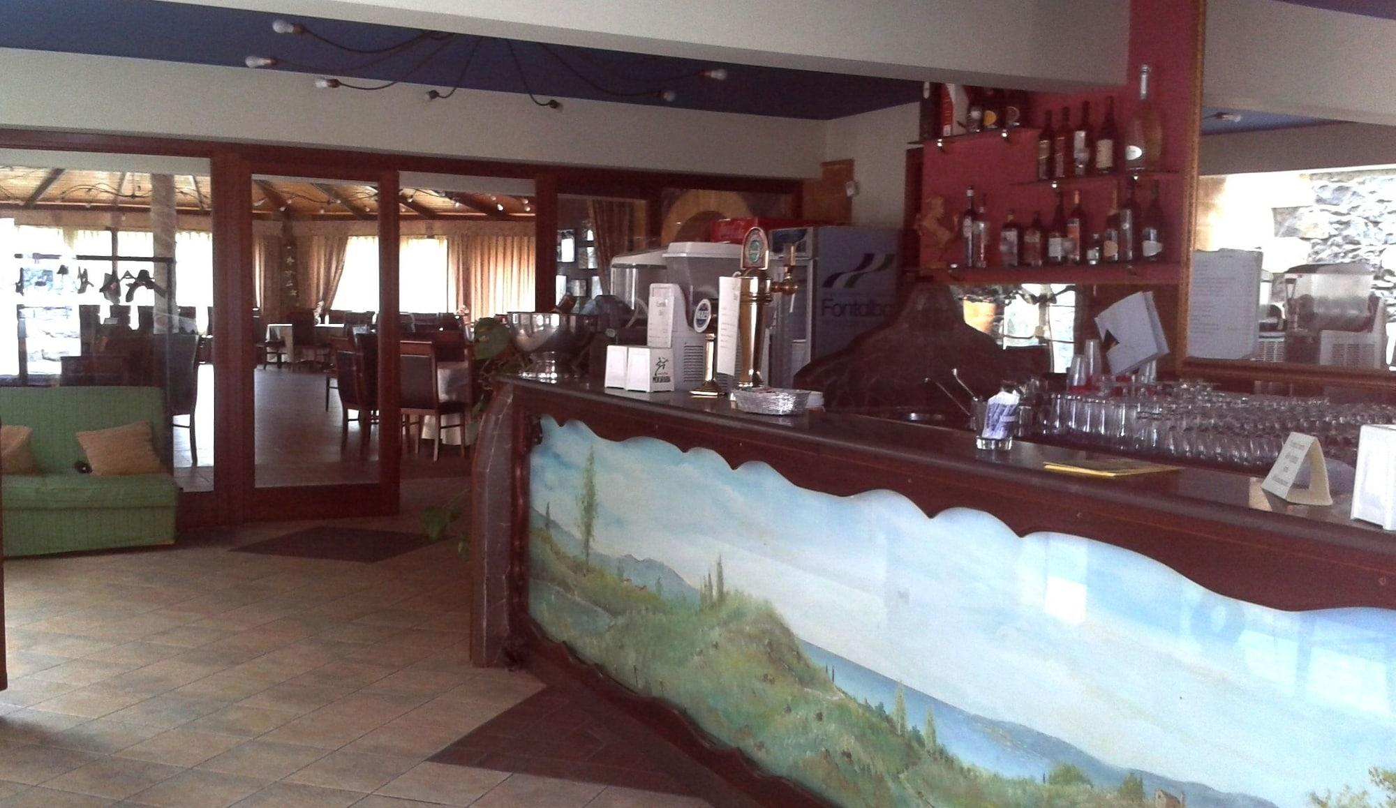 Bar/Salón Casina Cancellieri La Rusticana