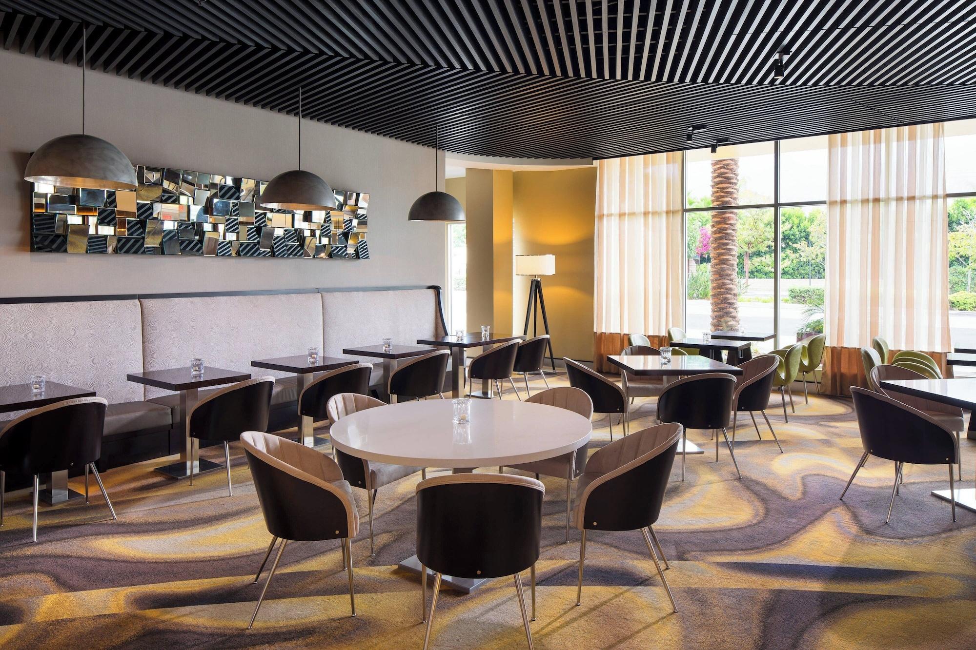 Restaurant SpringHill Suites Los Angeles Burbank/Downtown