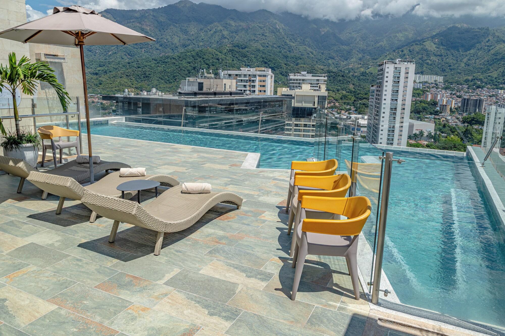 Vista Piscina Sonesta Hotel Ibague