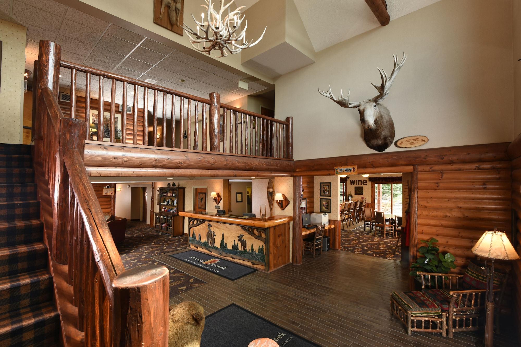 Vista Lobby Cedar Creek Hotel Wausau - Rothschild