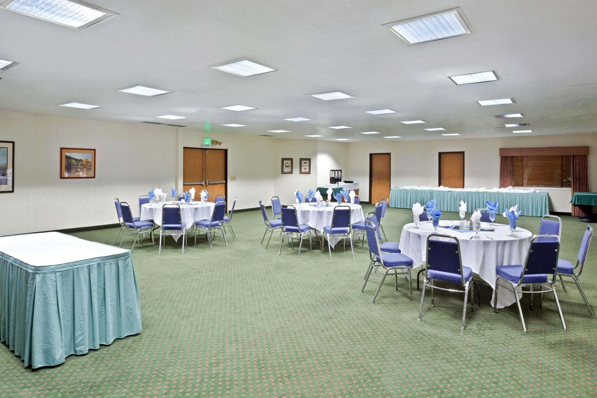 Salón de Baile Ramada by Wyndham Kent Seattle Area