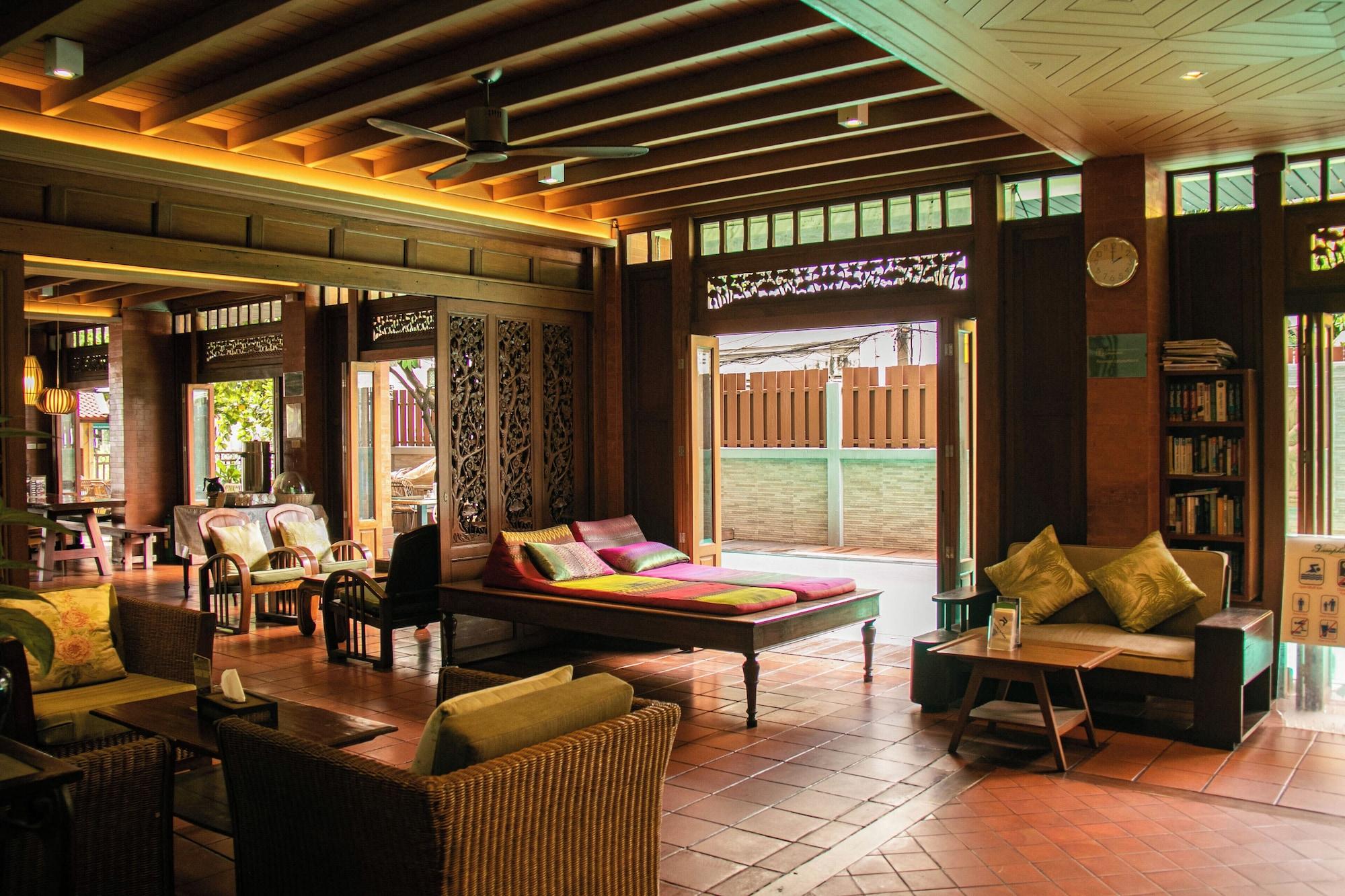 Vista Lobby Lamphu Tree House Boutique Hotel
