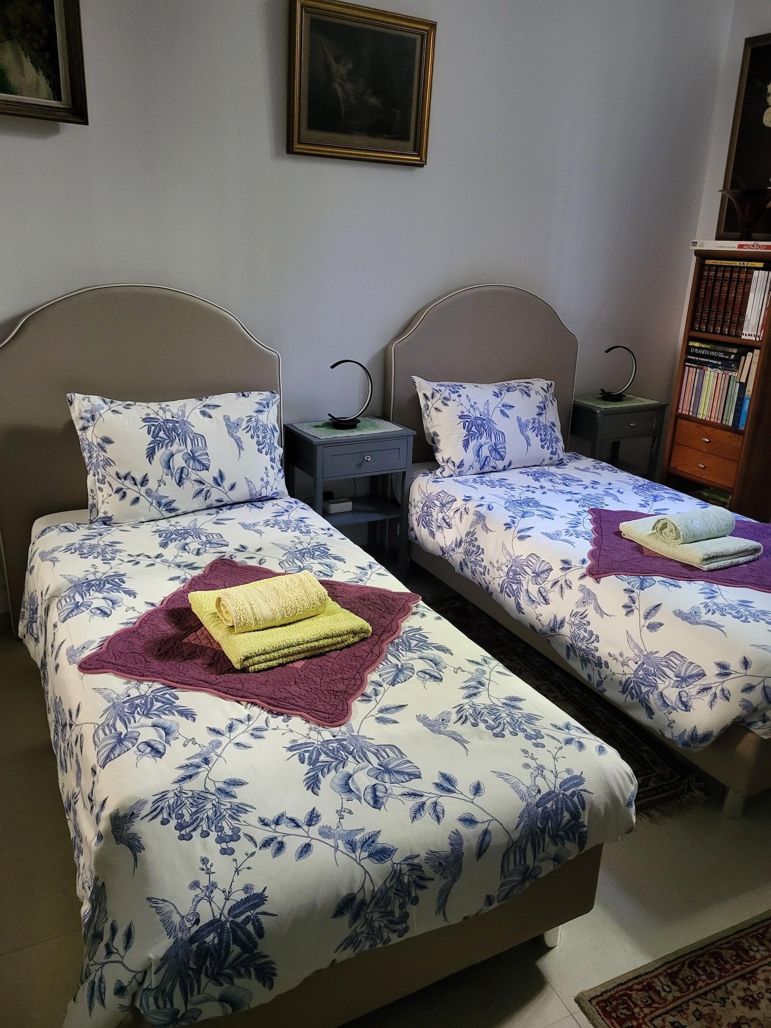 Varios Room-sintra Lousa Twin Guest Room With P