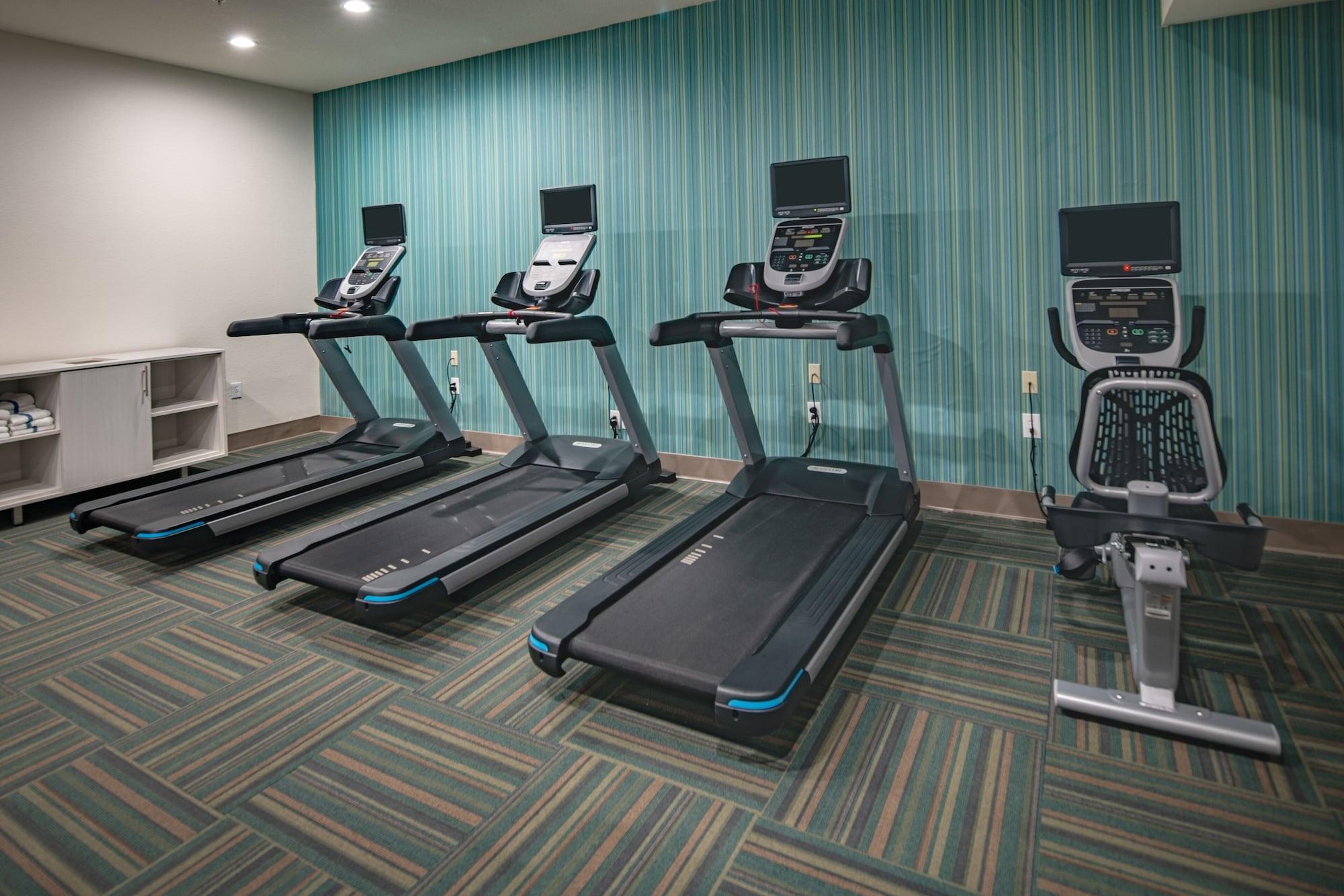 Gimnasio Holiday Inn Express & Suites N Waco Area - West by IHG