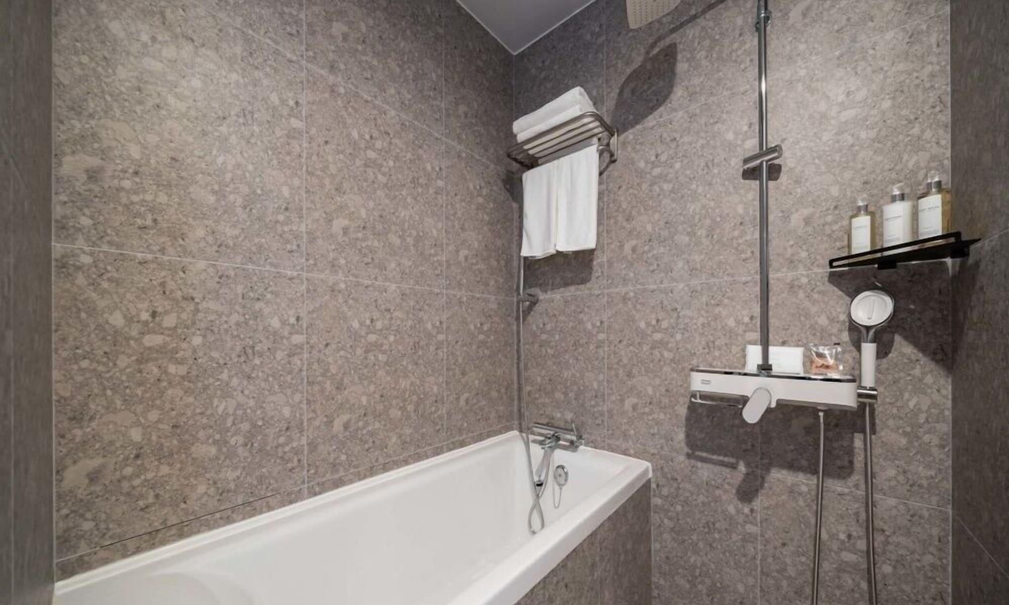 Equipamiento de Habitación THE HOUND HOTEL BANDALISLAND 2