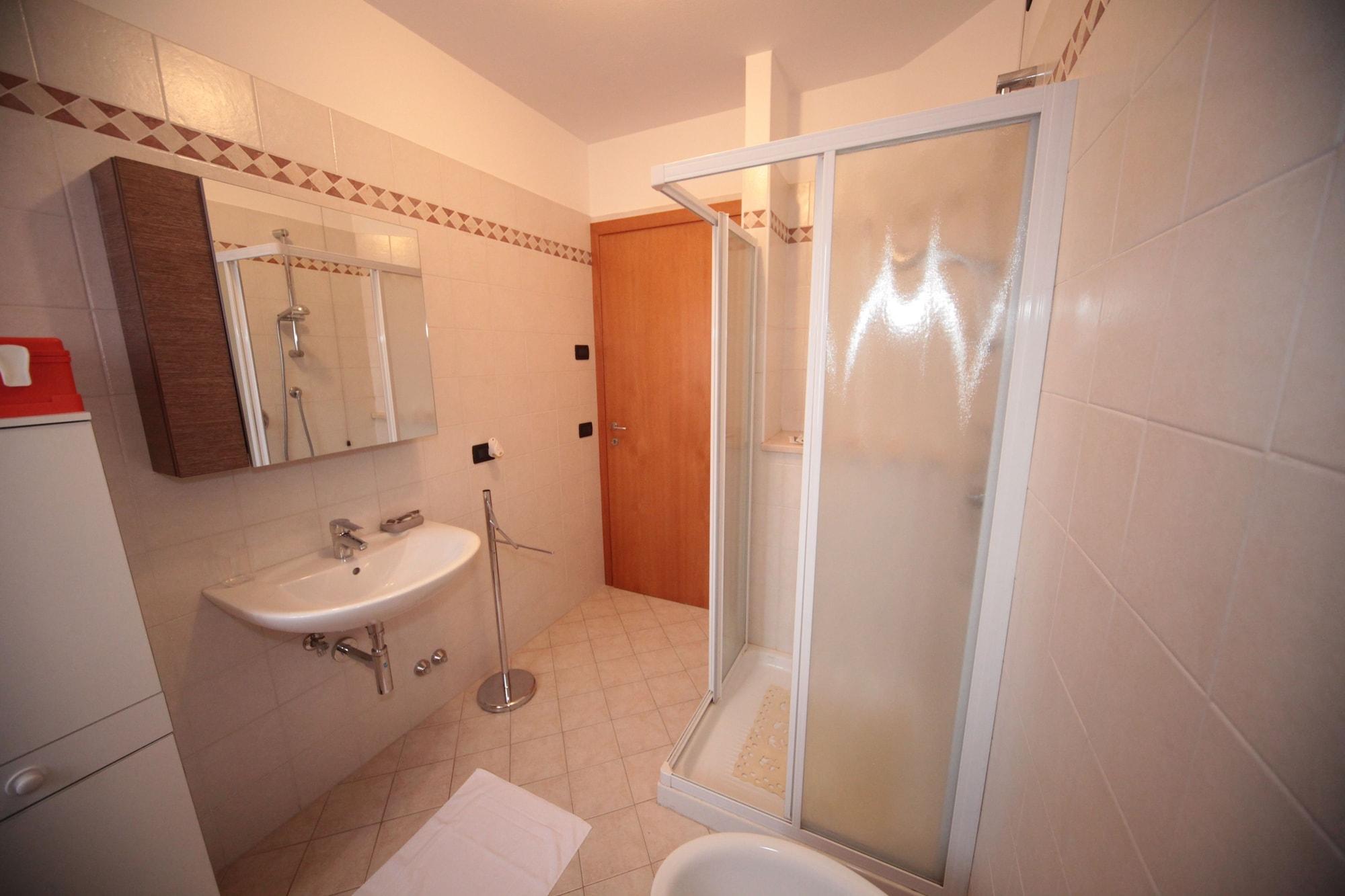 Equipamiento de Habitación Albergo Diffuso Valcellina Val Vajont in Cimolais