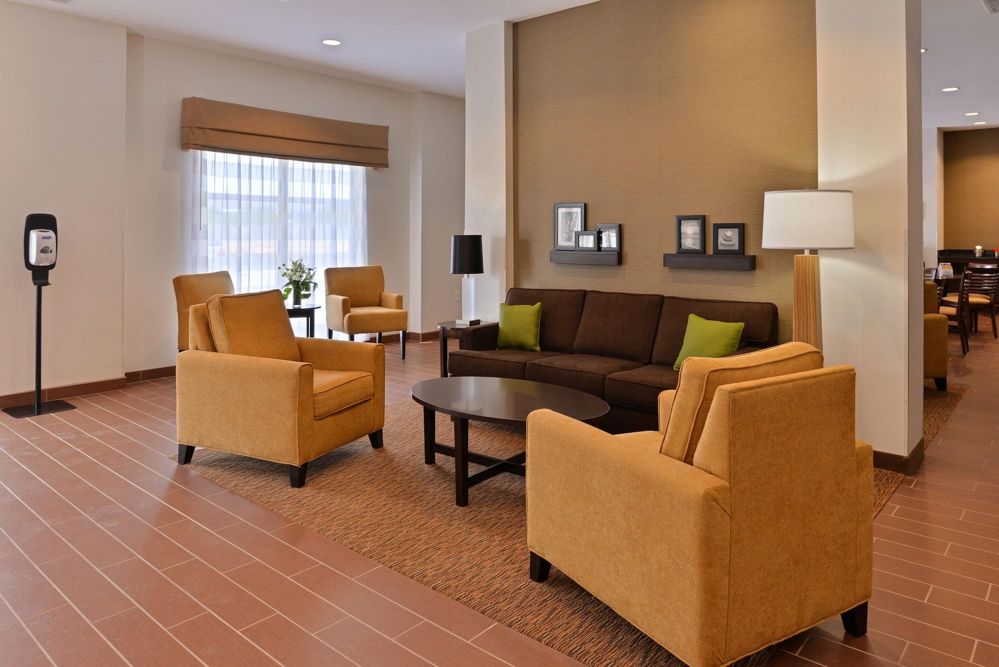 Vista Lobby MainStay Suites Meridian - Bonita Lakes