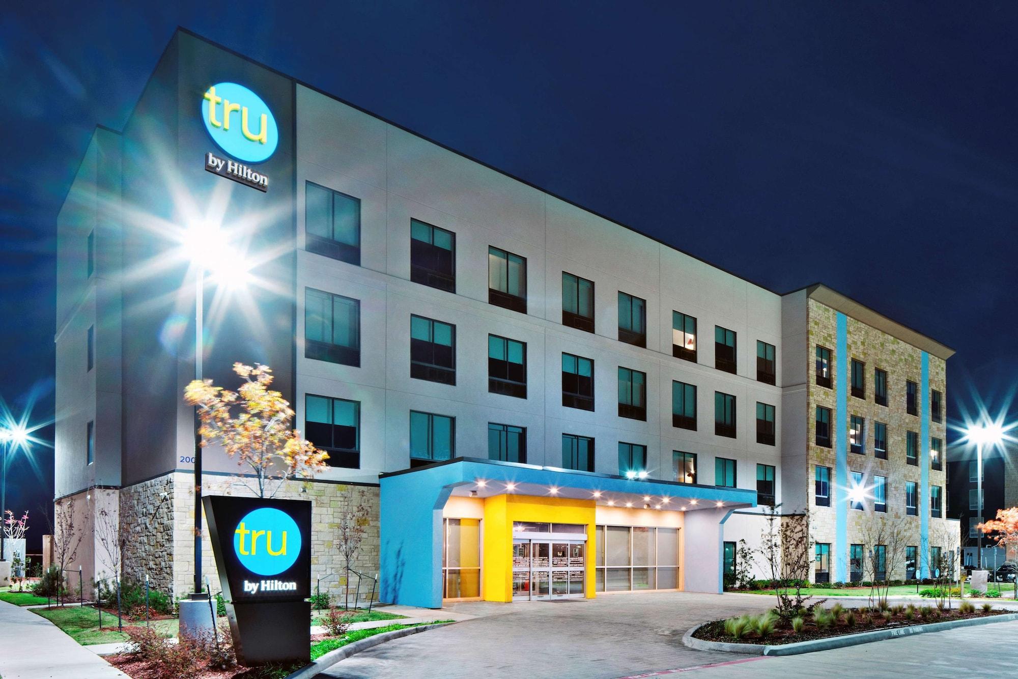 Vista Exterior TRU by Hilton Terrell