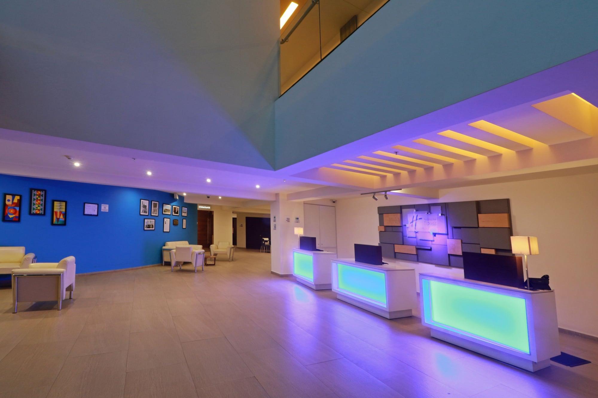 Vista Lobby Holiday Inn Express Mexico Aeropuerto by IHG