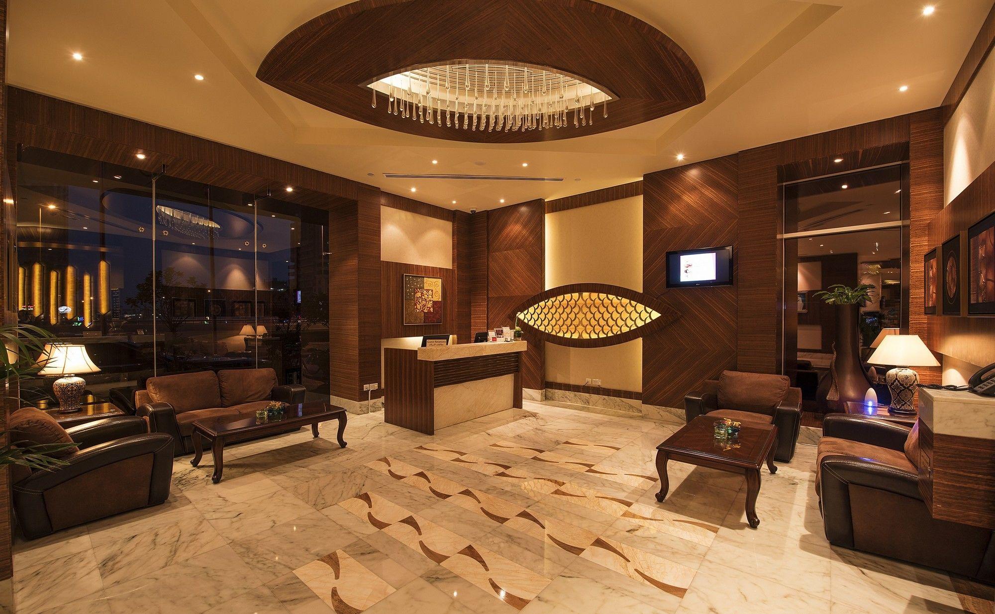 Vista Lobby Emirates Grand Hotel
