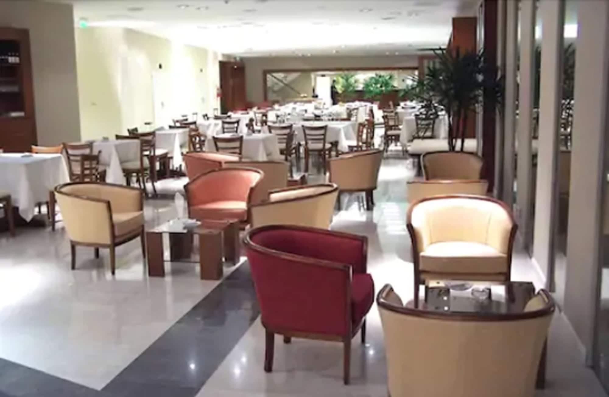 Restaurant Howard Johnson by Wyndham Rio Cuarto Casino