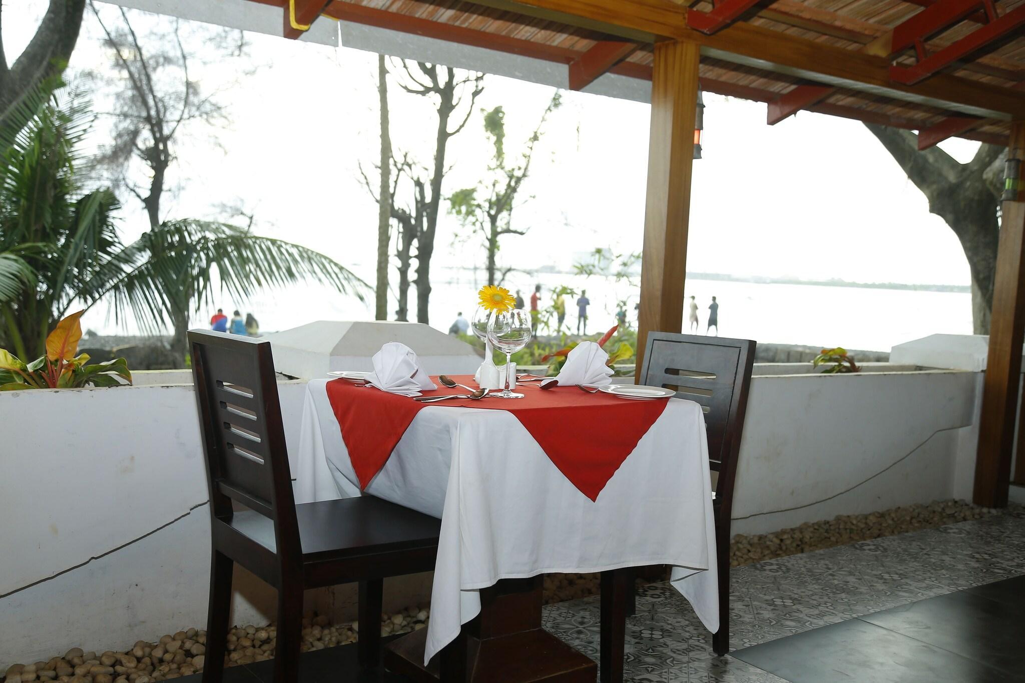 Restaurant Old Lighthouse Bristow Hotel