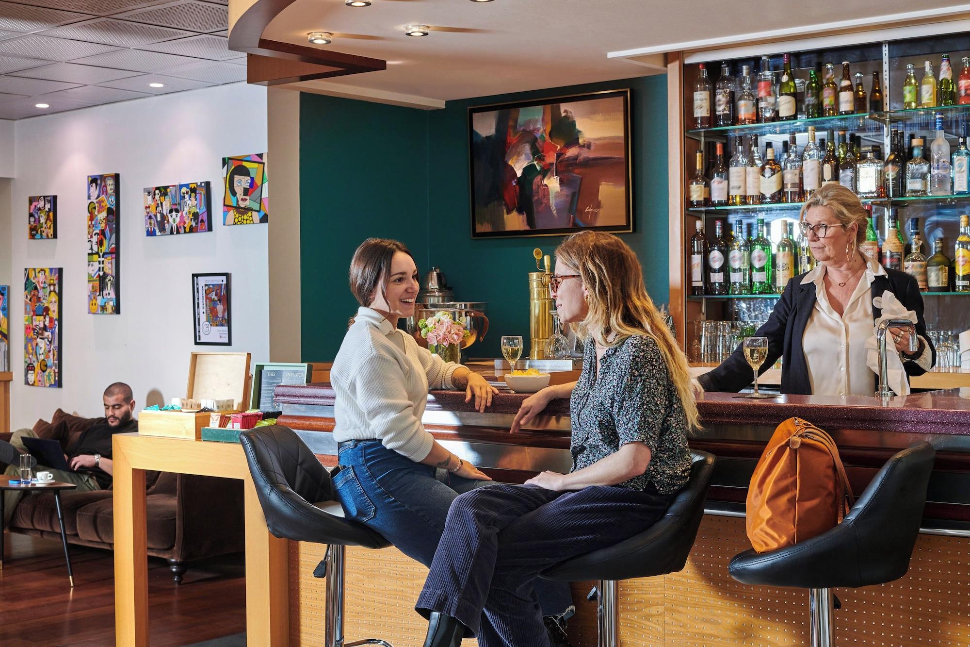 Bar/Salón Hotel Charlemagne By HappyCulture