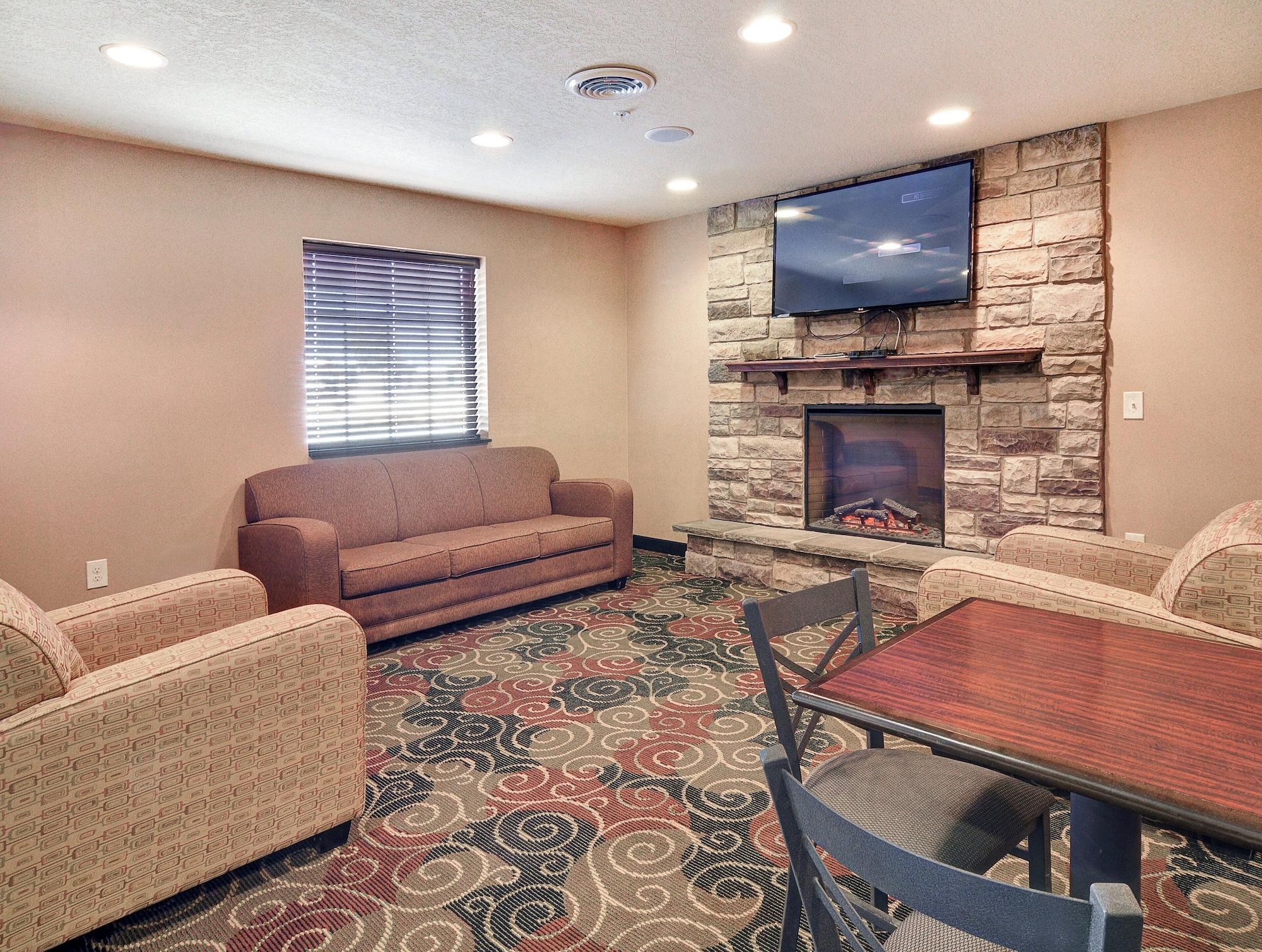 Vista Lobby Cobblestone Inn & Suites – Big Lake