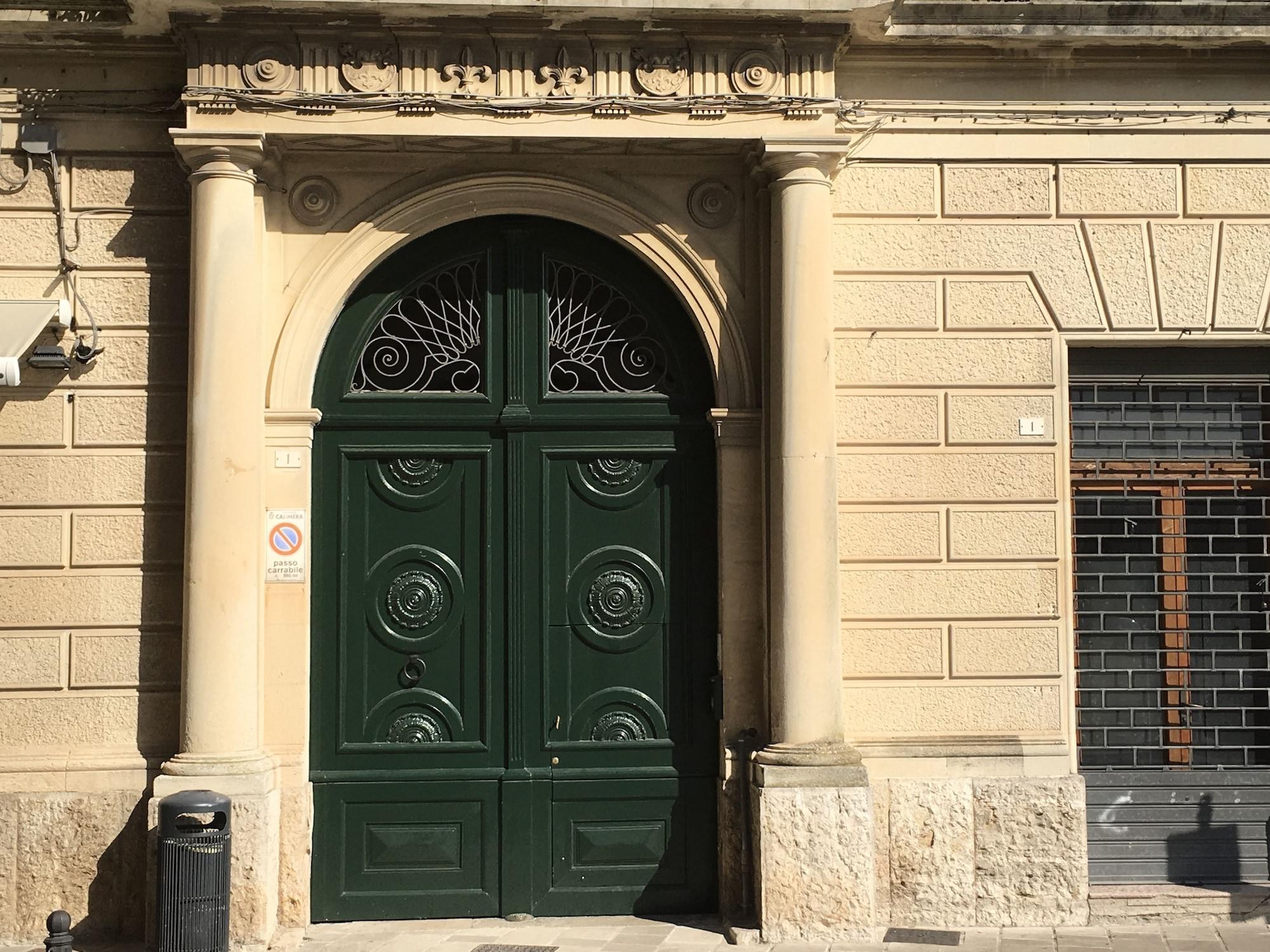 Vista Exterior Palazzo Sabella Tommasi