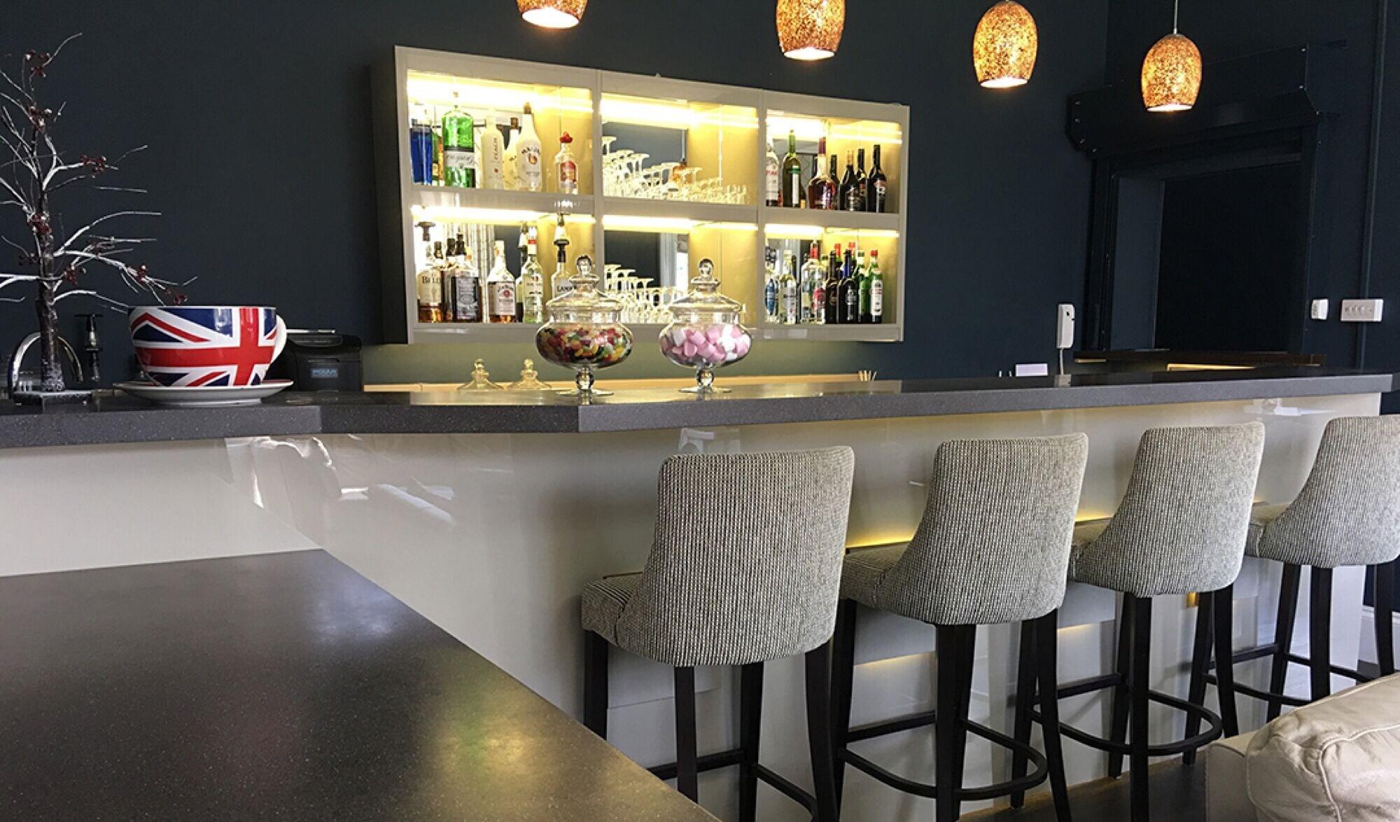 Bar/Salón Applewood Hotel