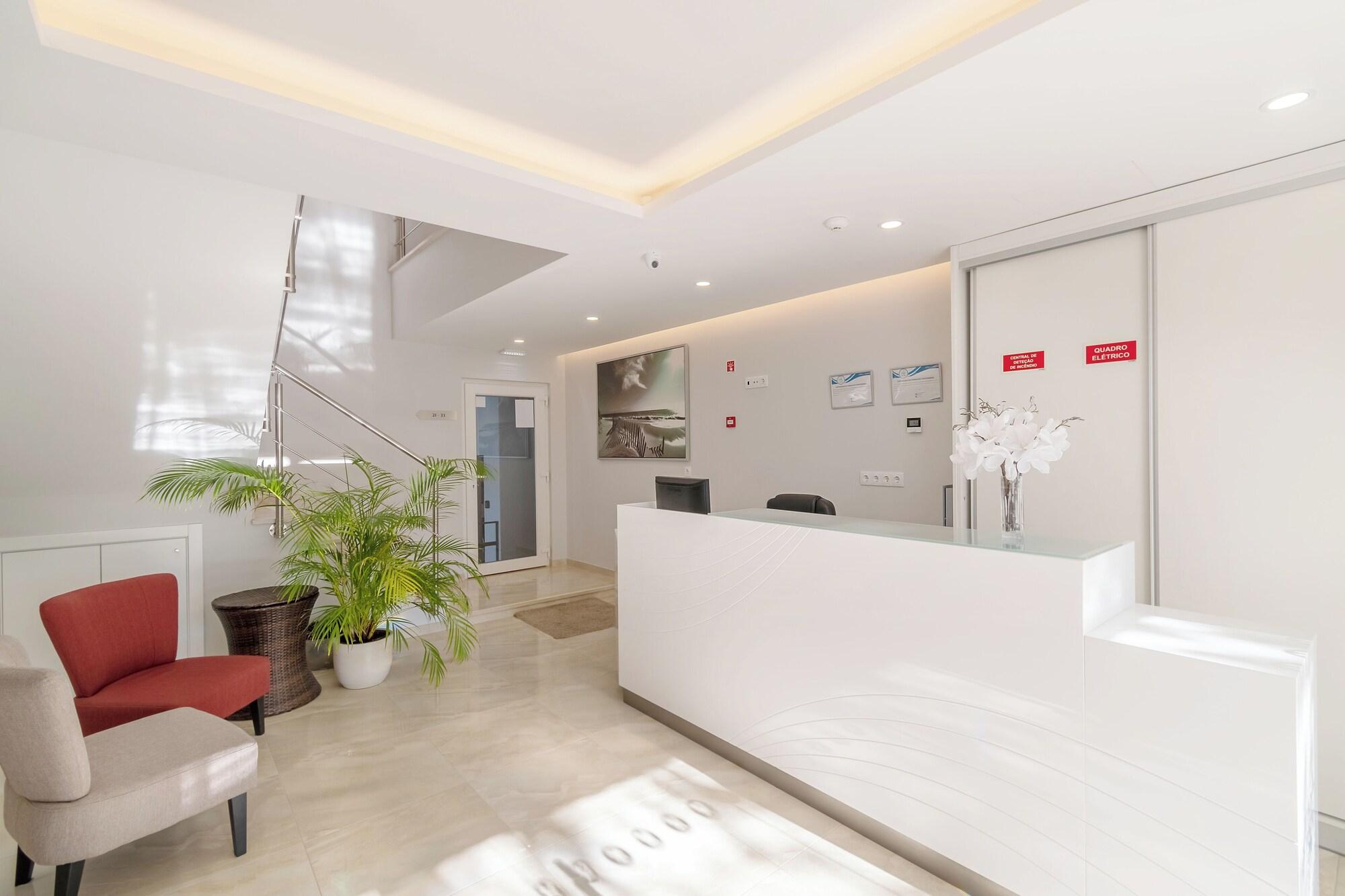 Vista Lobby Silver Seahorse Garden Retreat