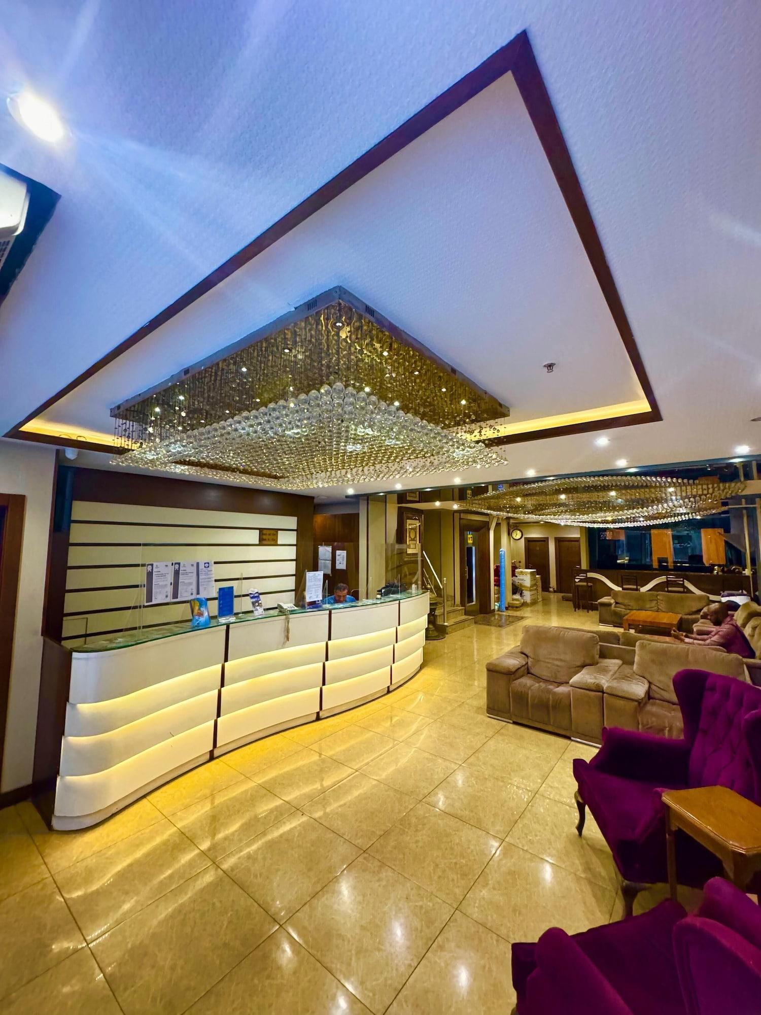 Vista Lobby Prens Hotel