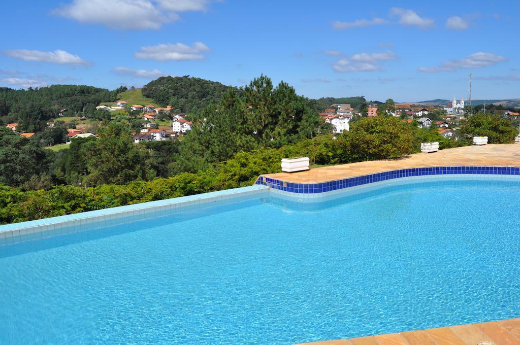 Vista Piscina Treze Tilias Park Hotel