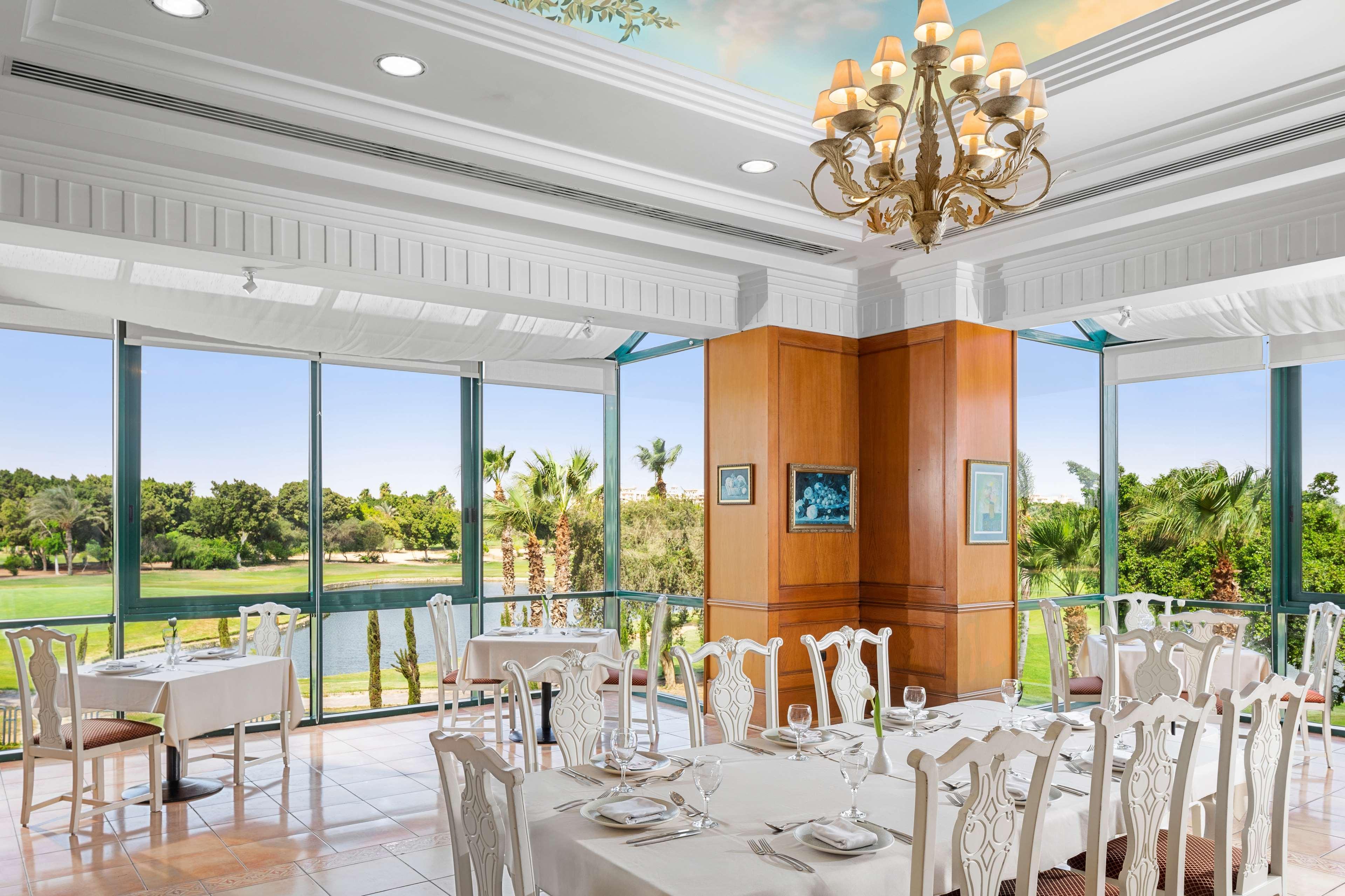 Restaurant Hilton Pyramids Golf