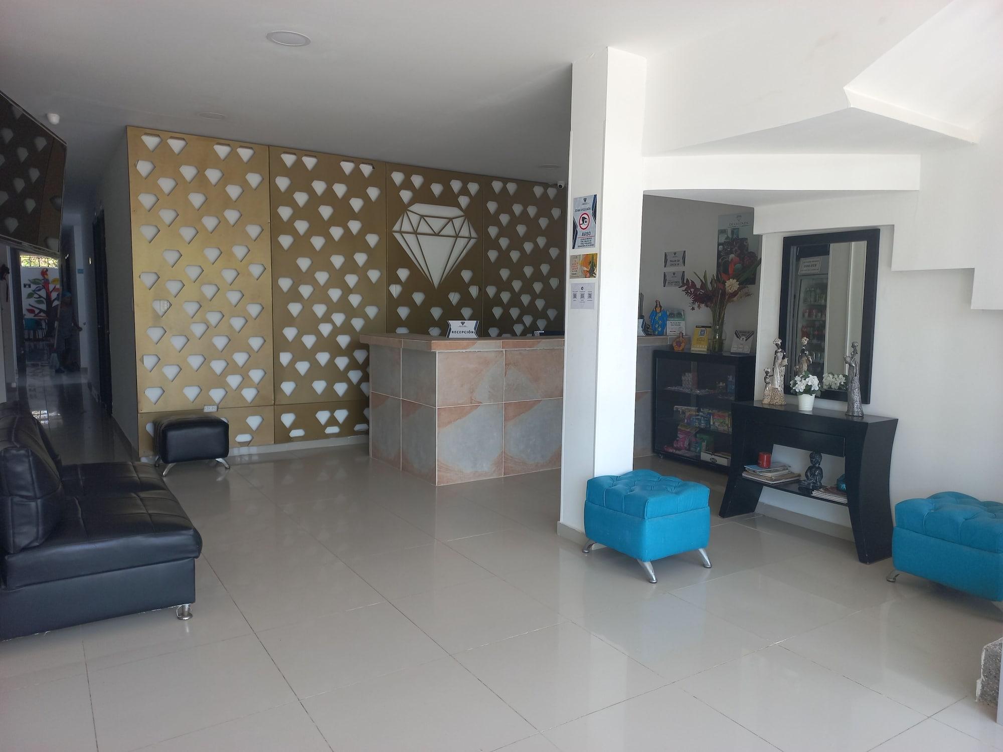 Varios Hotel Diamonds