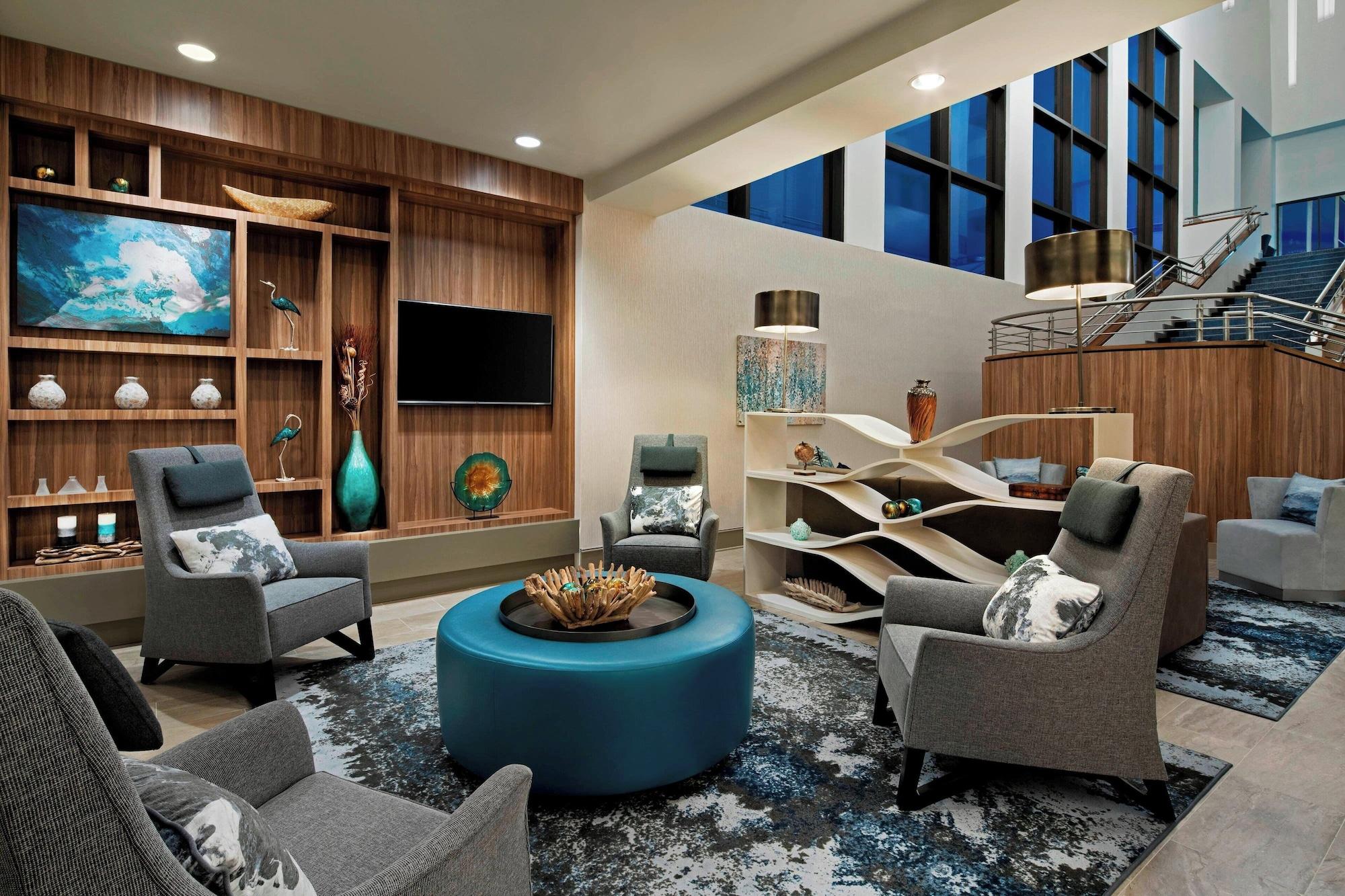 Vista Lobby Delta Hotels by Marriott Richmond Downtown