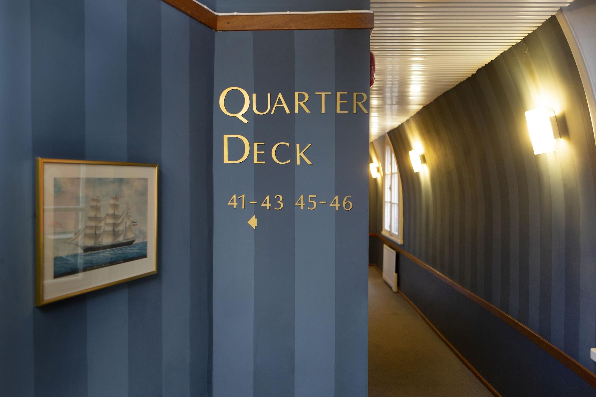 Varios Lord Nelson Hotel