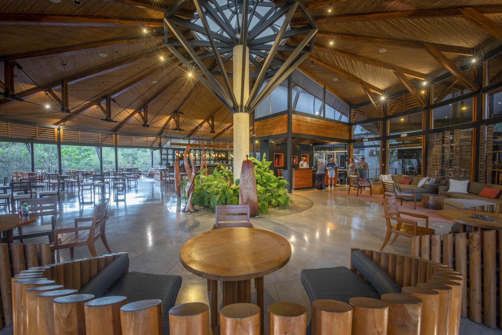 Vista Lobby Rio Perdido Hotel & Thermal River