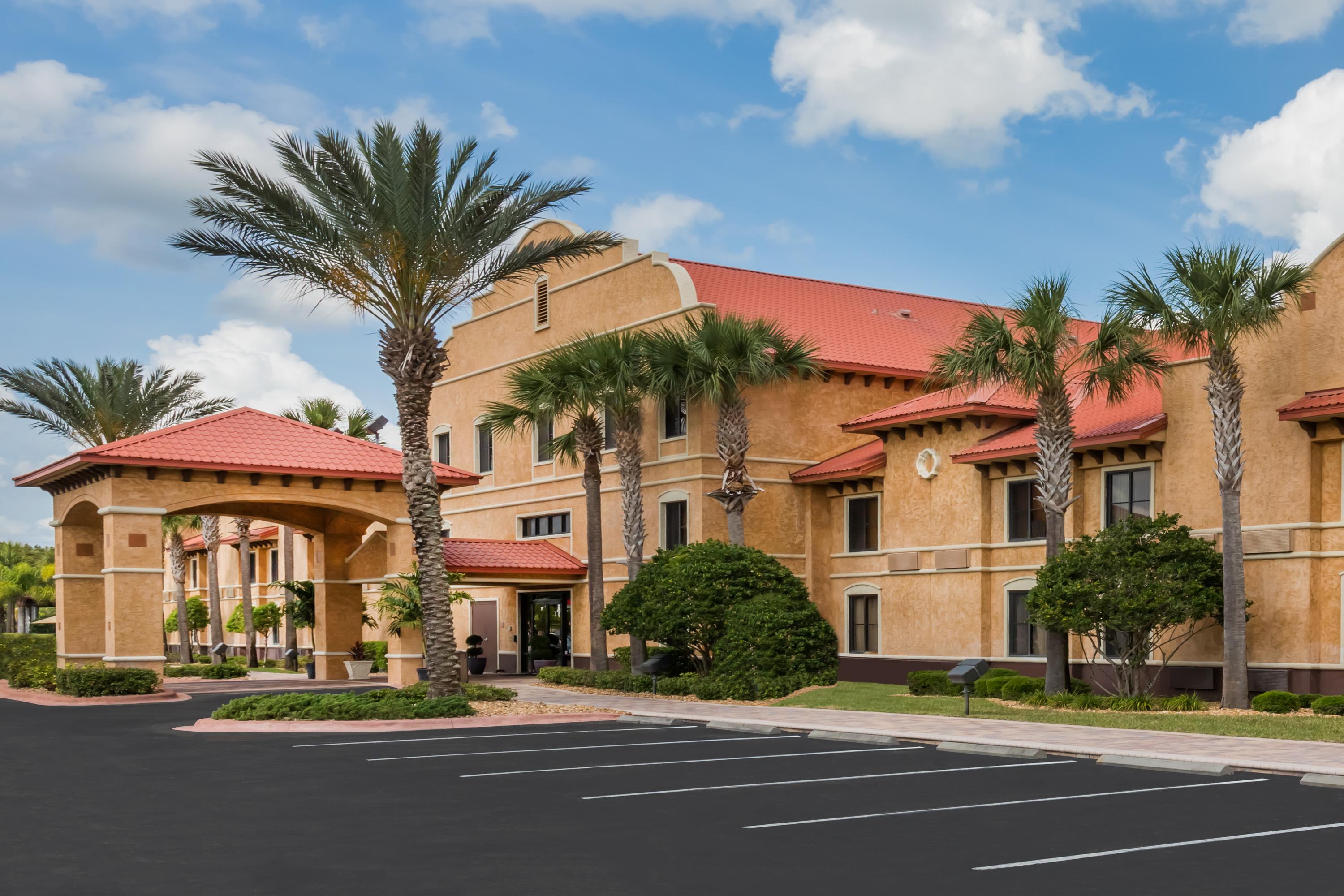 Vista Exterior Clarion Inn Ormond Beach at Destination Daytona