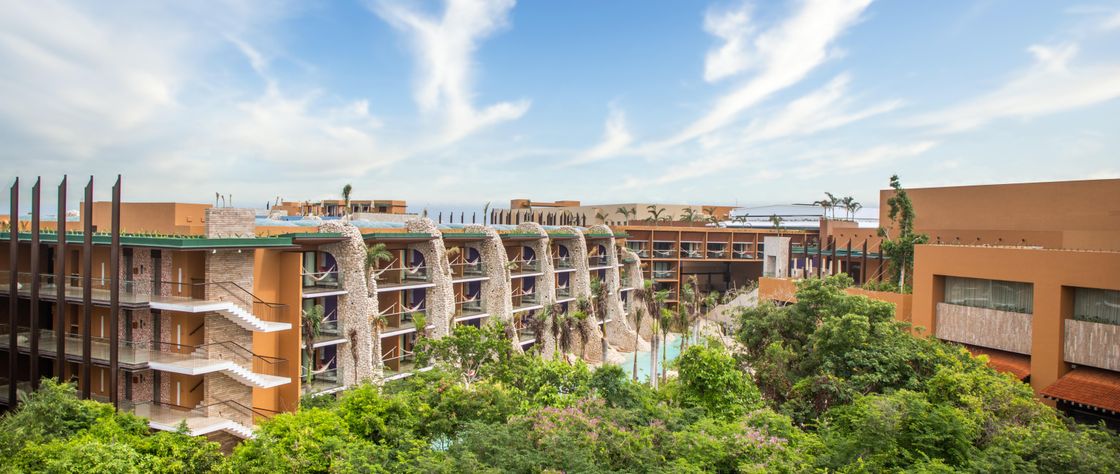 Hotel Xcaret Arte — vista general y caletas