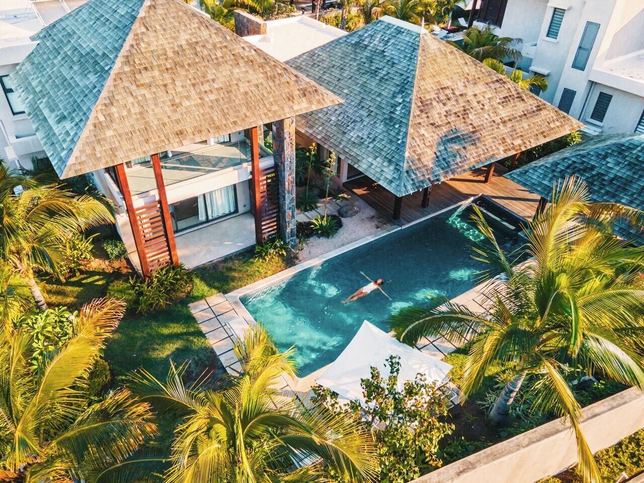 Vista Exterior Mythic Suites & Villas by MJ Holidays