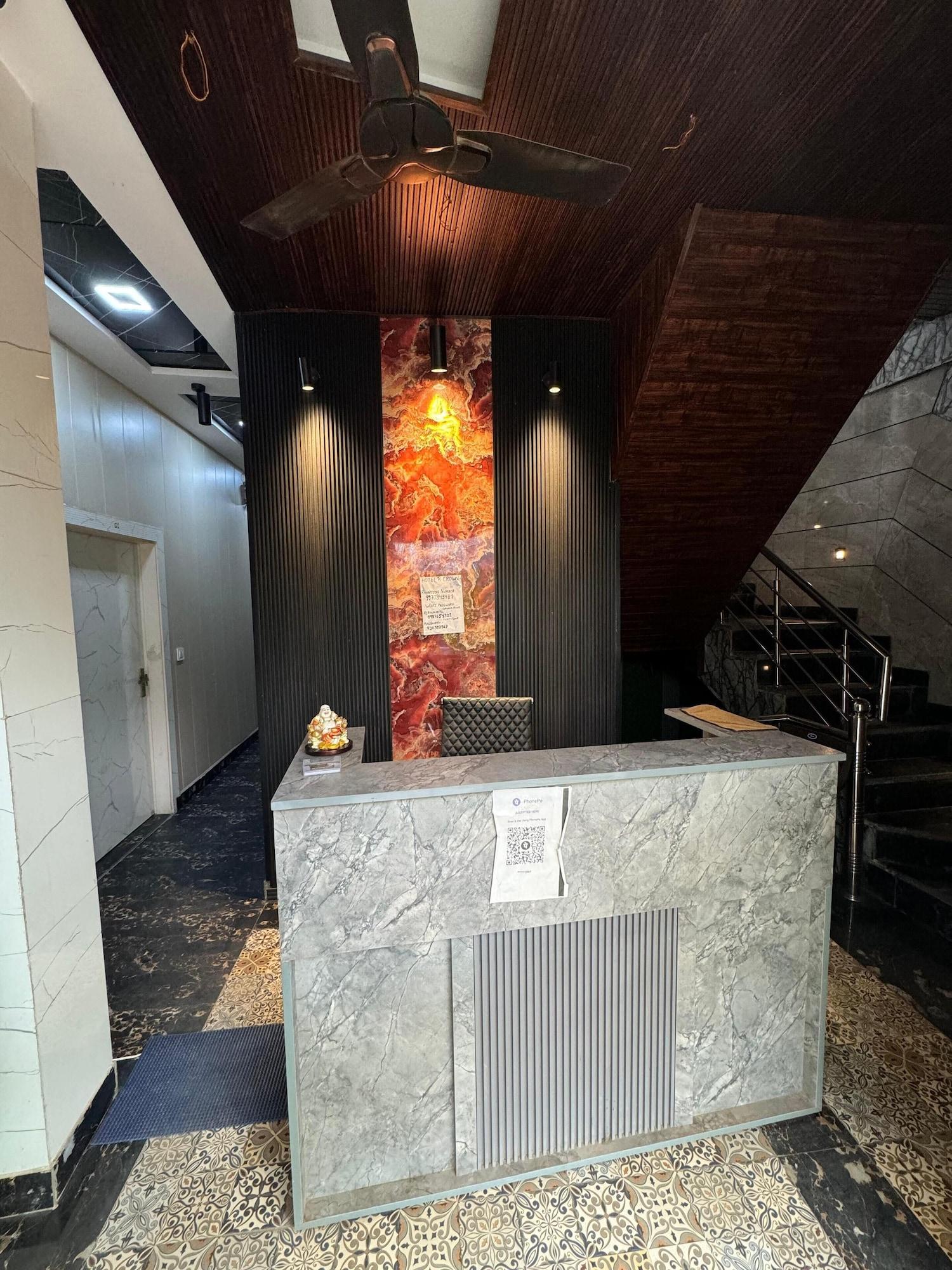 Vista Lobby Hotel R Crown Banquet And Rooms