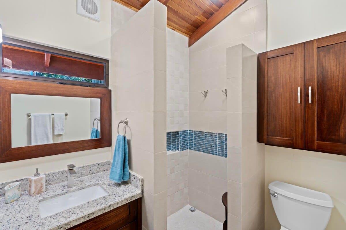 Baño 2BD Condo with Pool Near Beach