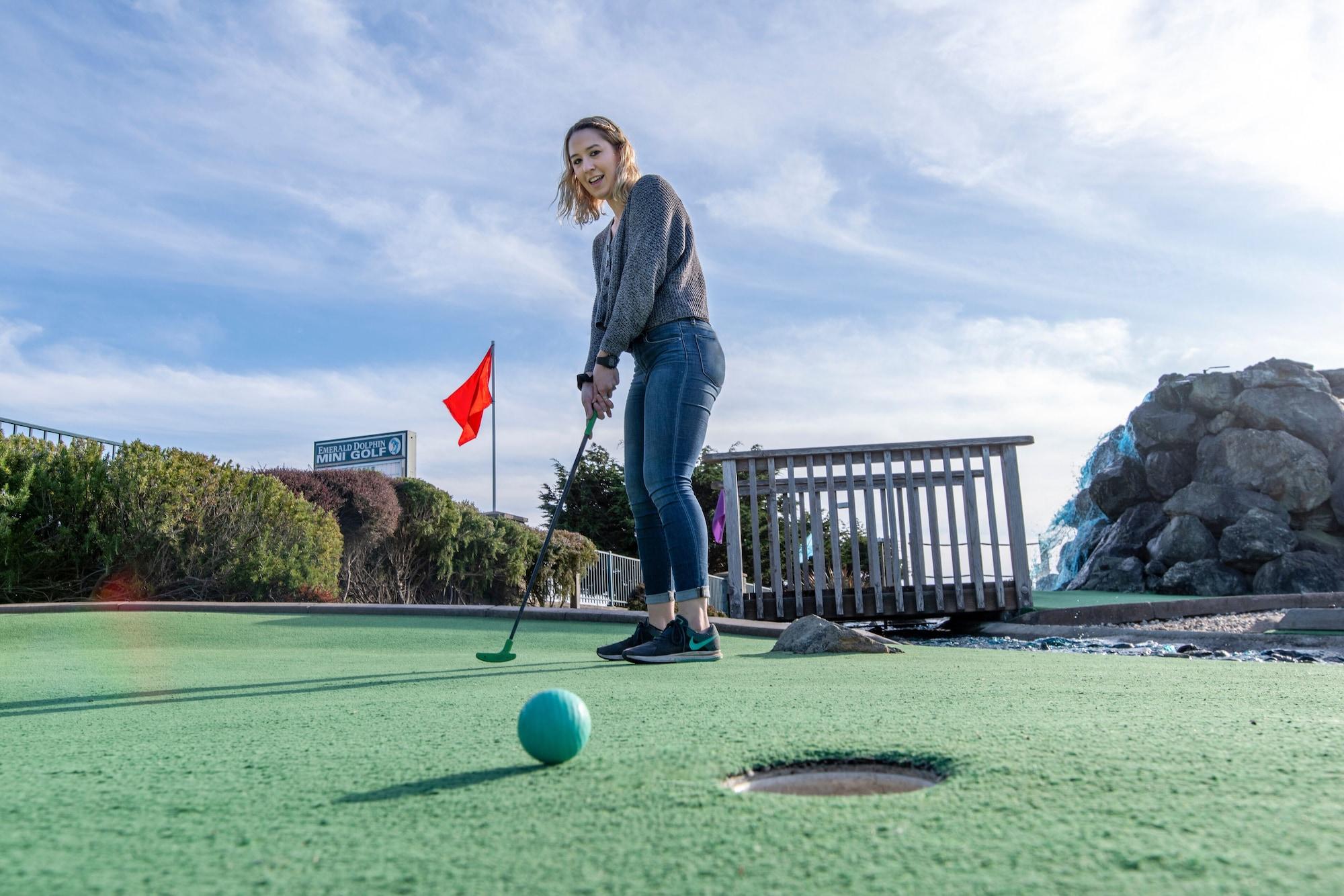 Campo de Golf Emerald Dolphin Inn & Mini Golf