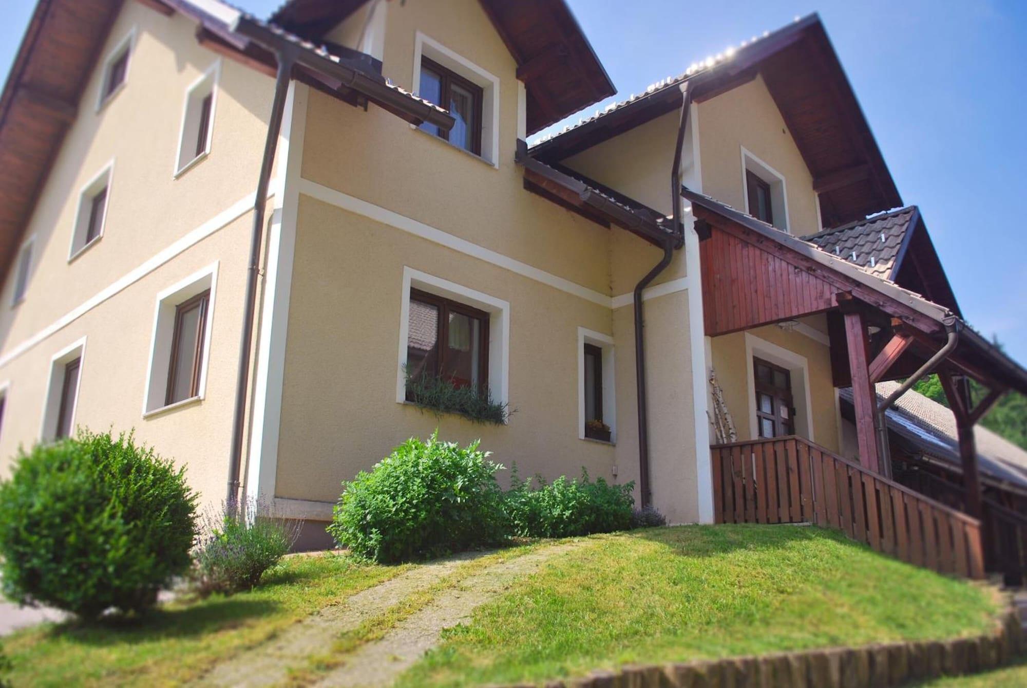 Vista Exterior Pr' Dovar Guest House