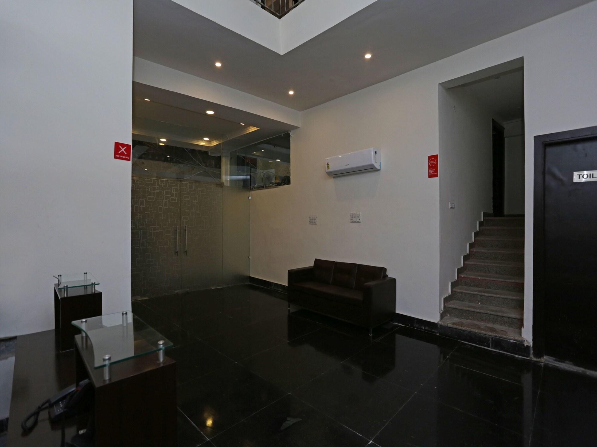 Vista Lobby OYO 12171 Hotel Sky View