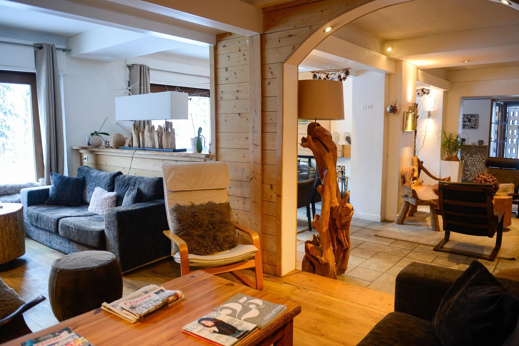 Vista Lobby Chalet Hotel Les Campanules