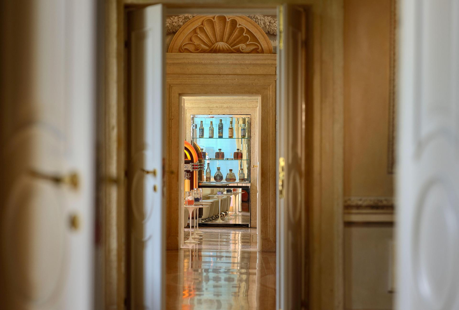 Bar/Salón Byblos Art Hotel Villa Amistà