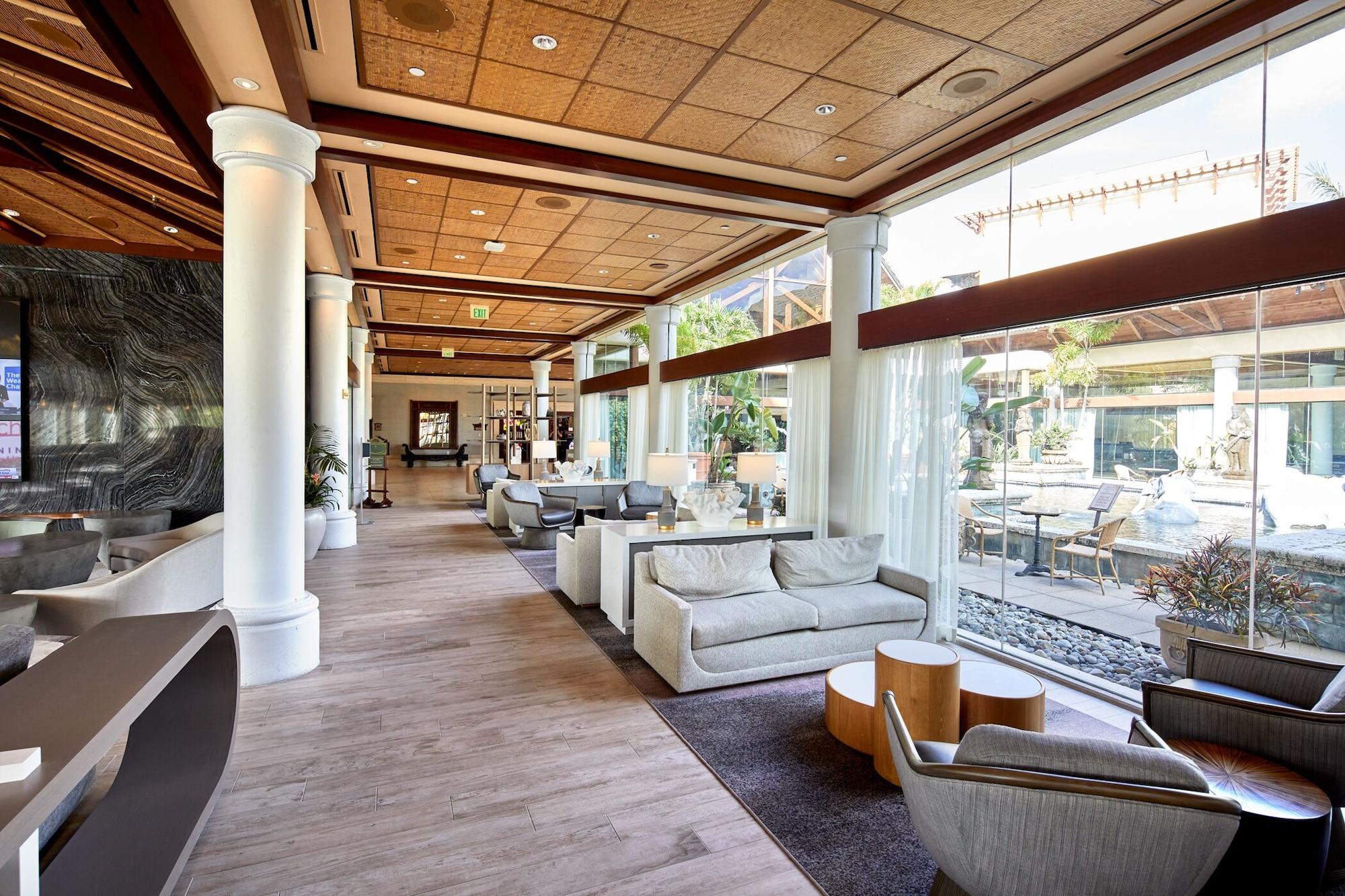 Vista Lobby Universal’s Loews Royal Pacific Resort