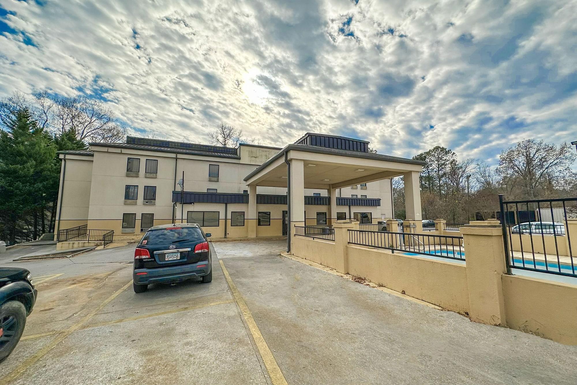 Vista Exterior OYO Hotel Rome West GA