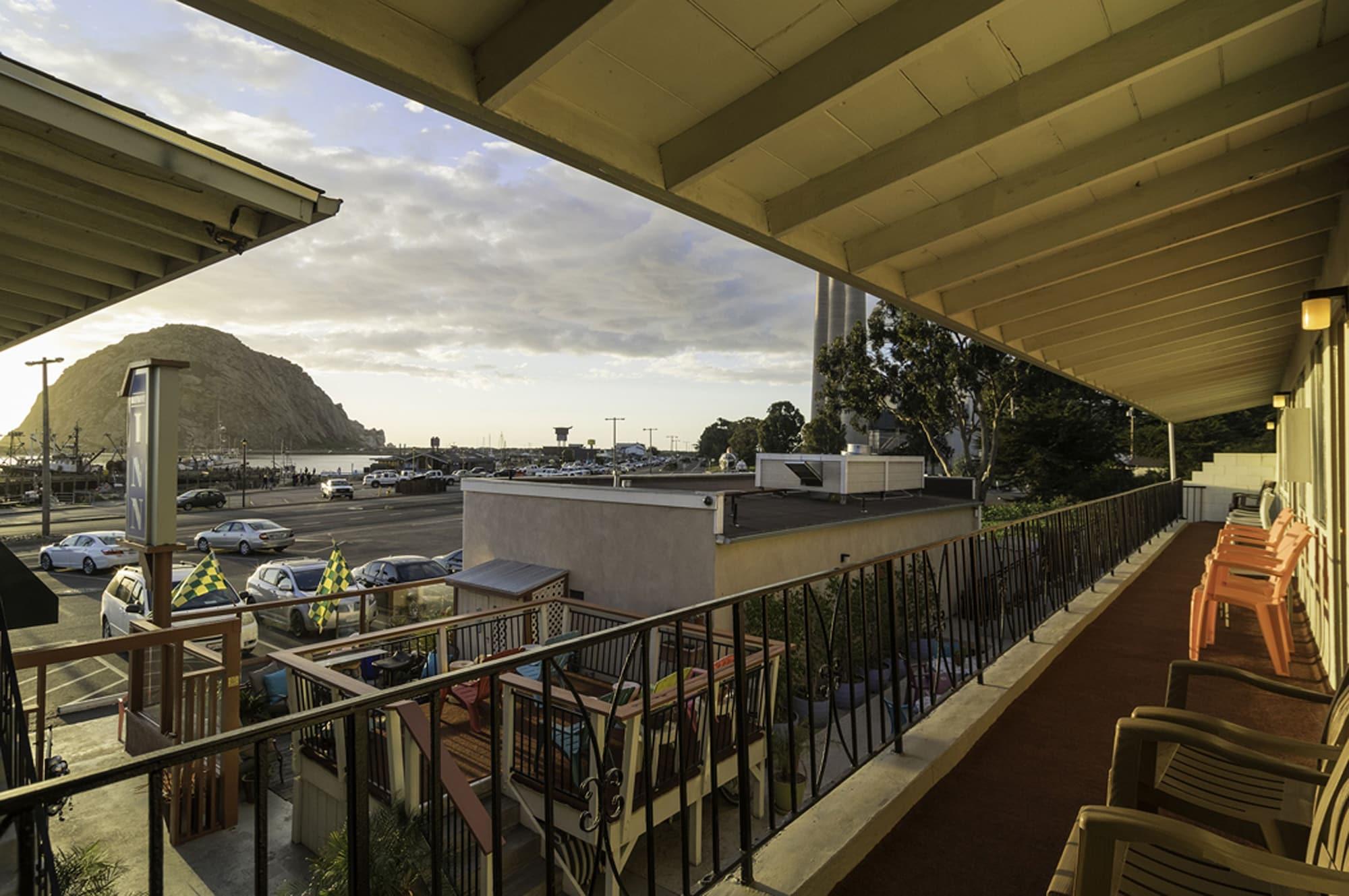 Varios Bayfront Inn at the Waterfront