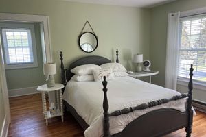 Alquiler Vacacional - Charming home with stunning lake views!