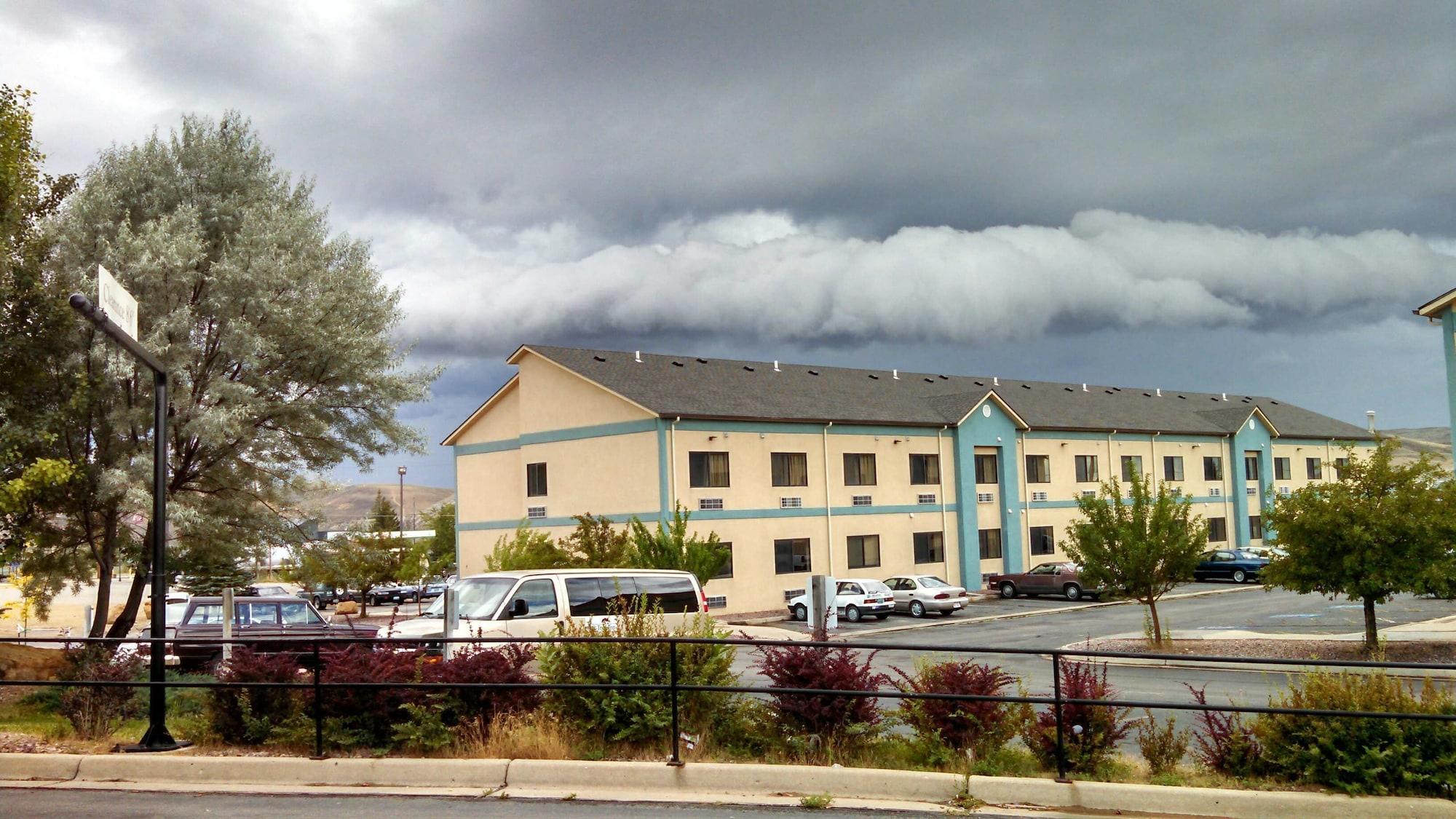 Vista Exterior Travelodge by Wyndham Green River WY