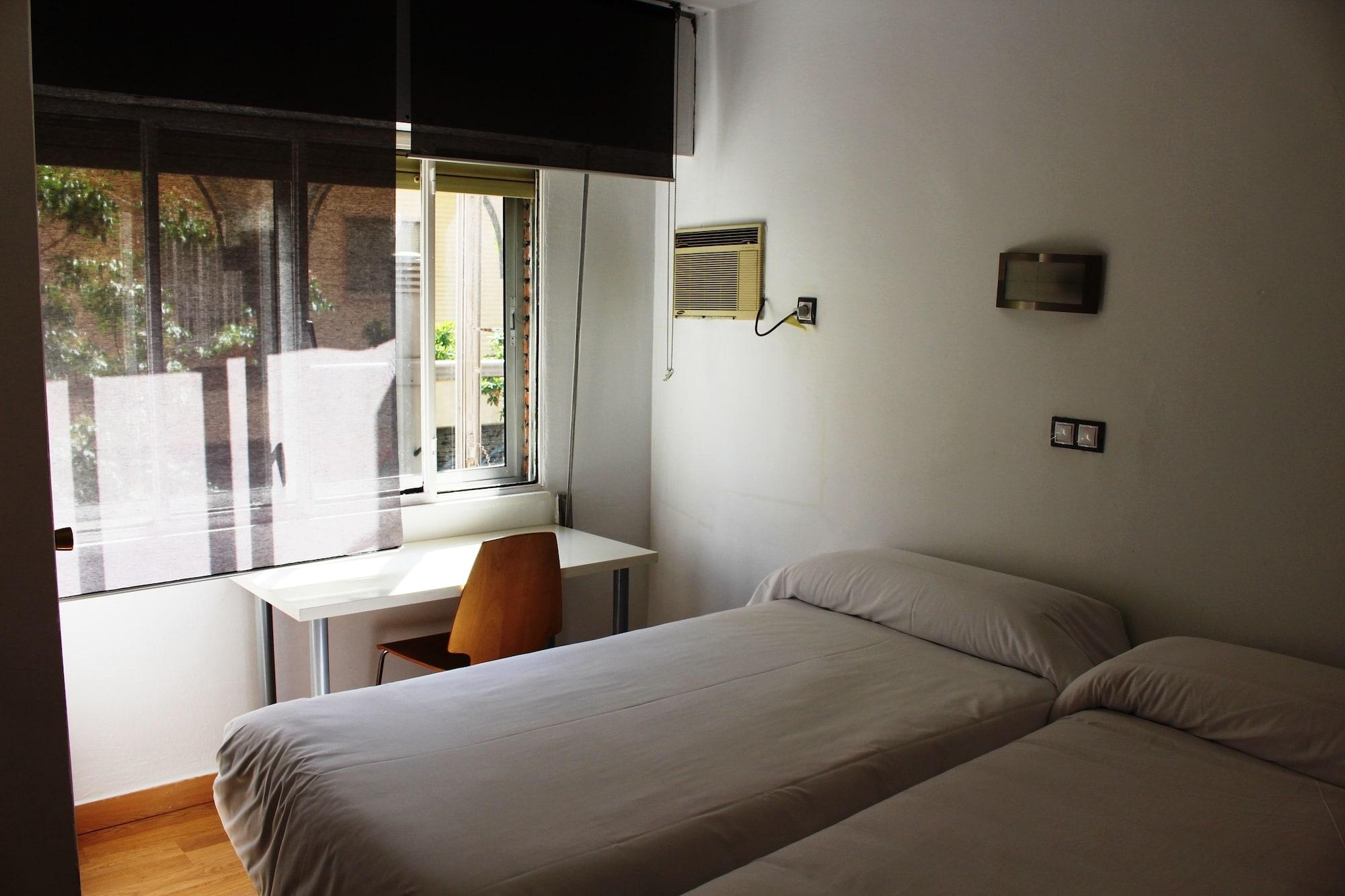 Varios Hostal Al-Andalus