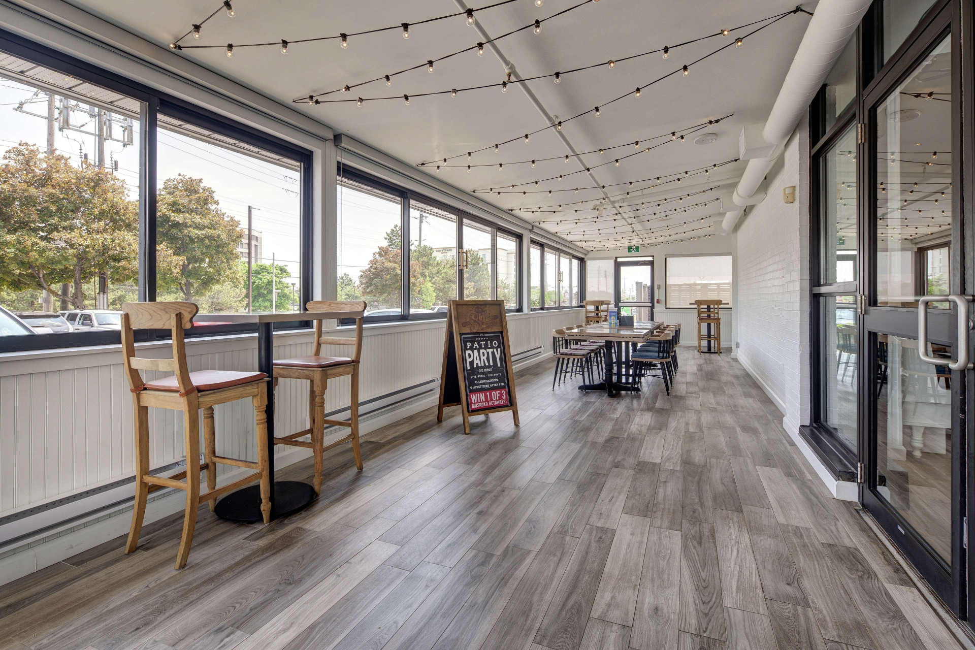 Restaurant DoubleTree by Hilton Toronto Airport