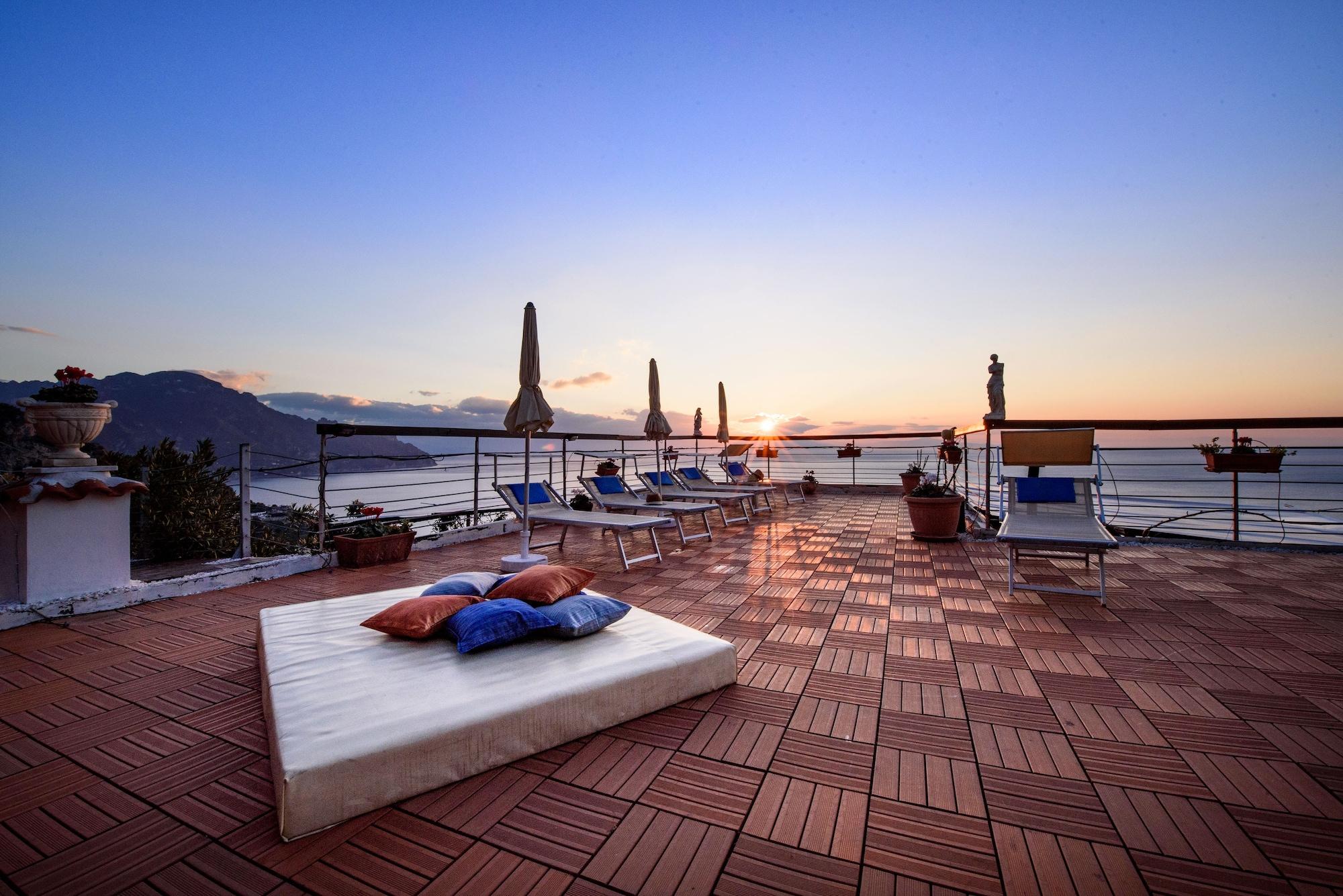 Varios Holiday House Le Palme