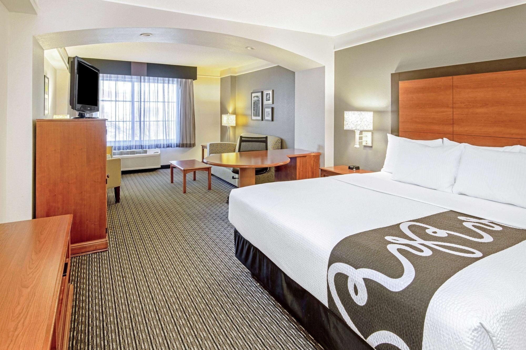 Habitación La Quinta Inn & Suites by Wyndham San Antonio Airport