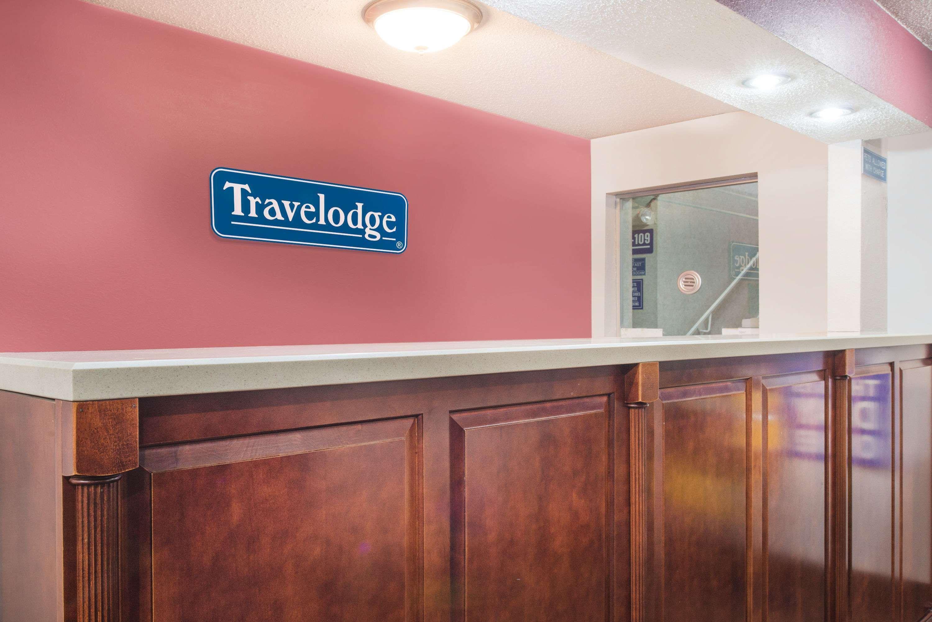 Vista Lobby Travelodge By Wyndham Terre Haute