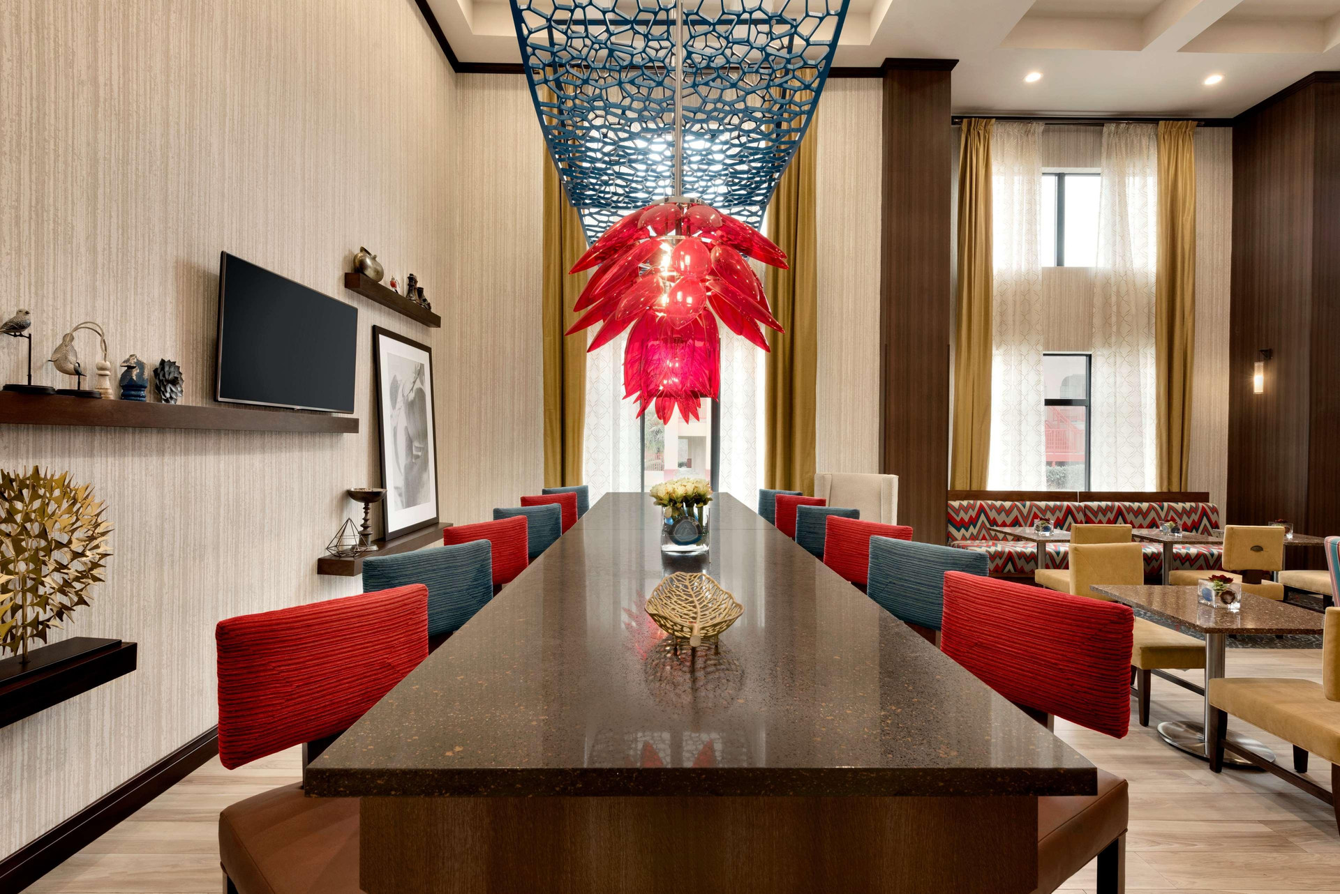 Vista Lobby Hampton Inn & Suites Monroe