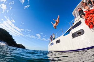 Actividad - Yate de Lujo y Snorkel